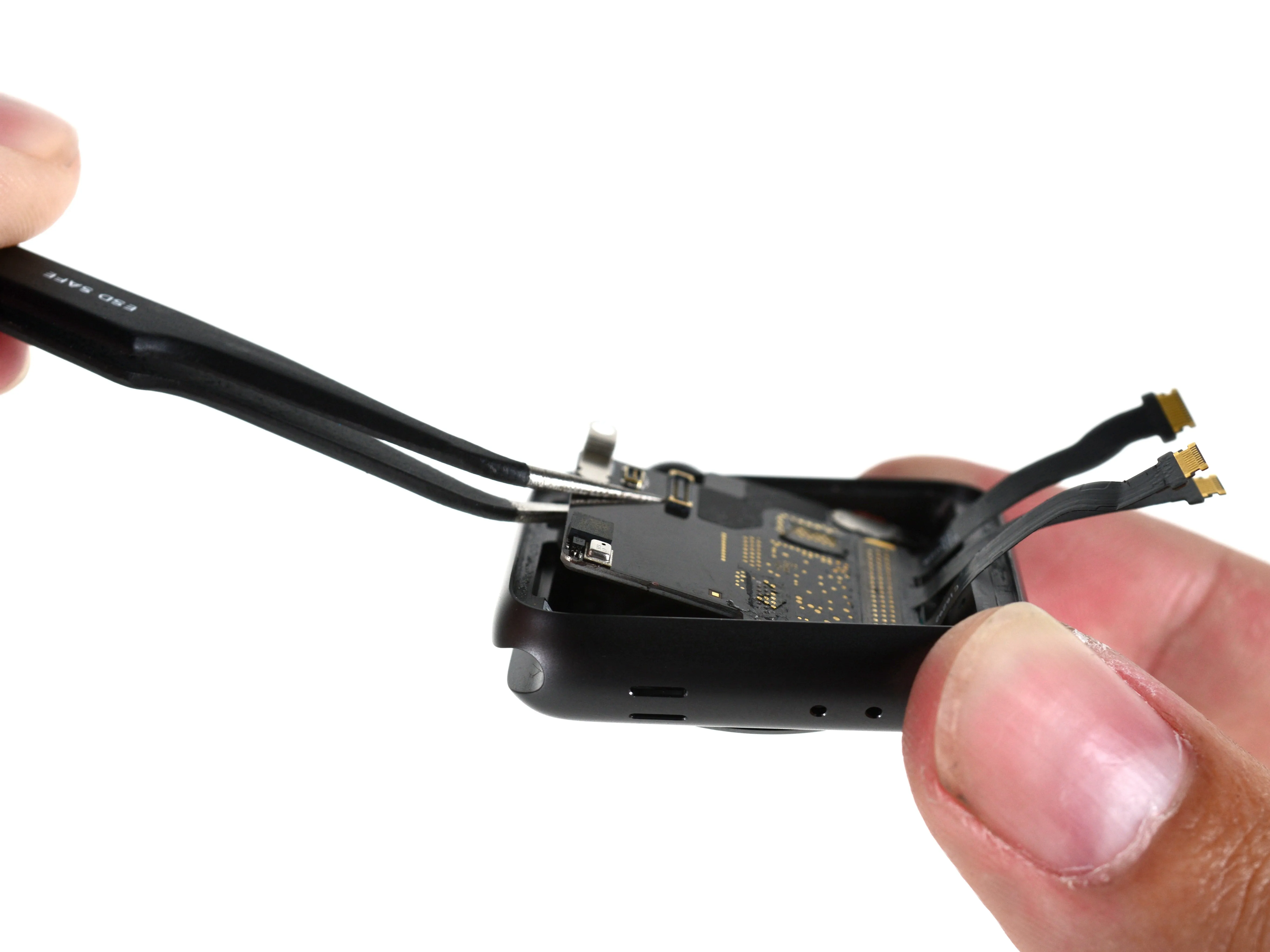 Разборка Apple Watch Series 2: шаг 14, изображение 1 из 3