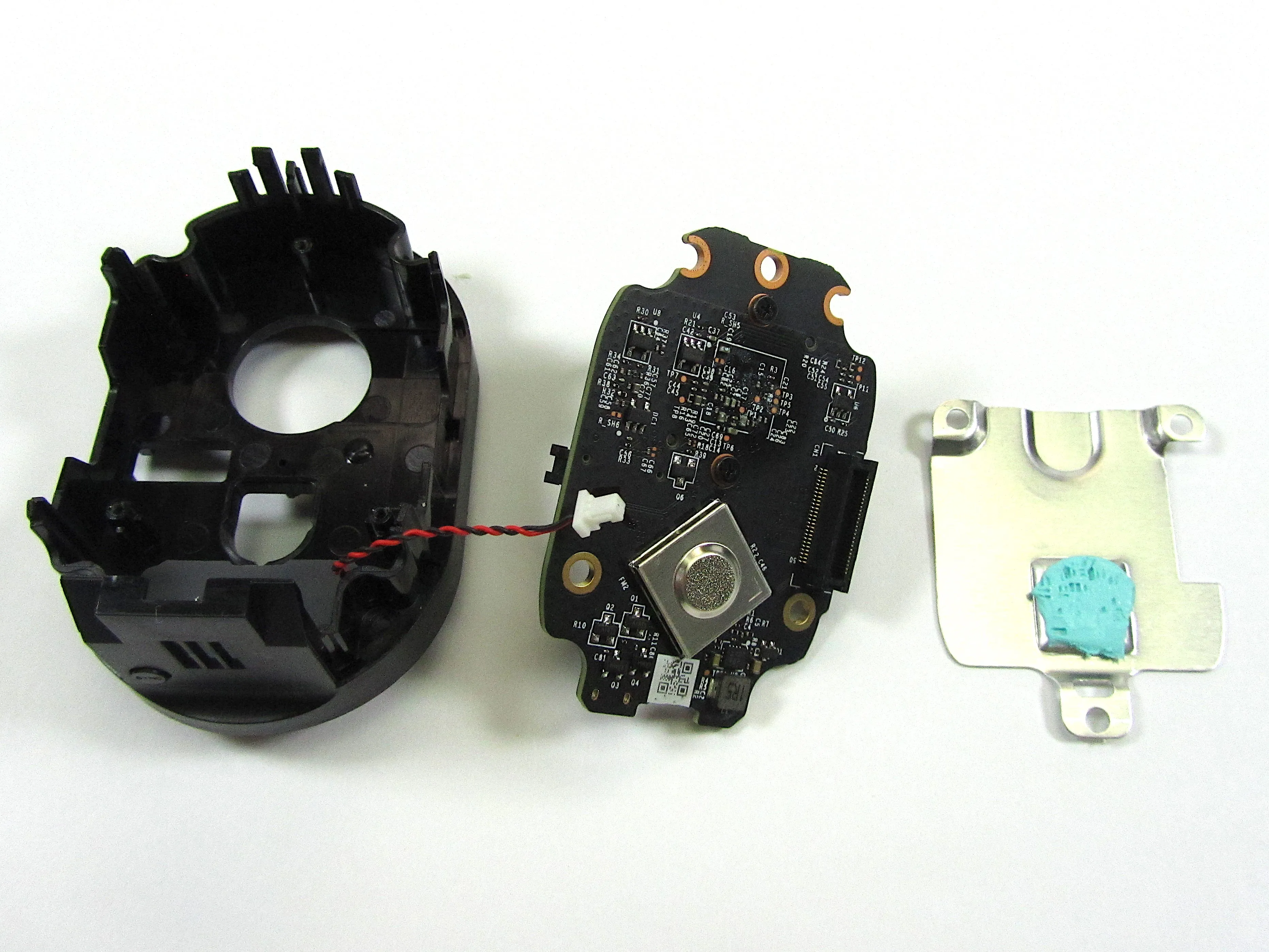 Arlo Pro 3 - 2K QHD беспроводная камера безопасности Разборка: шаг 15, изображение 2 из 2