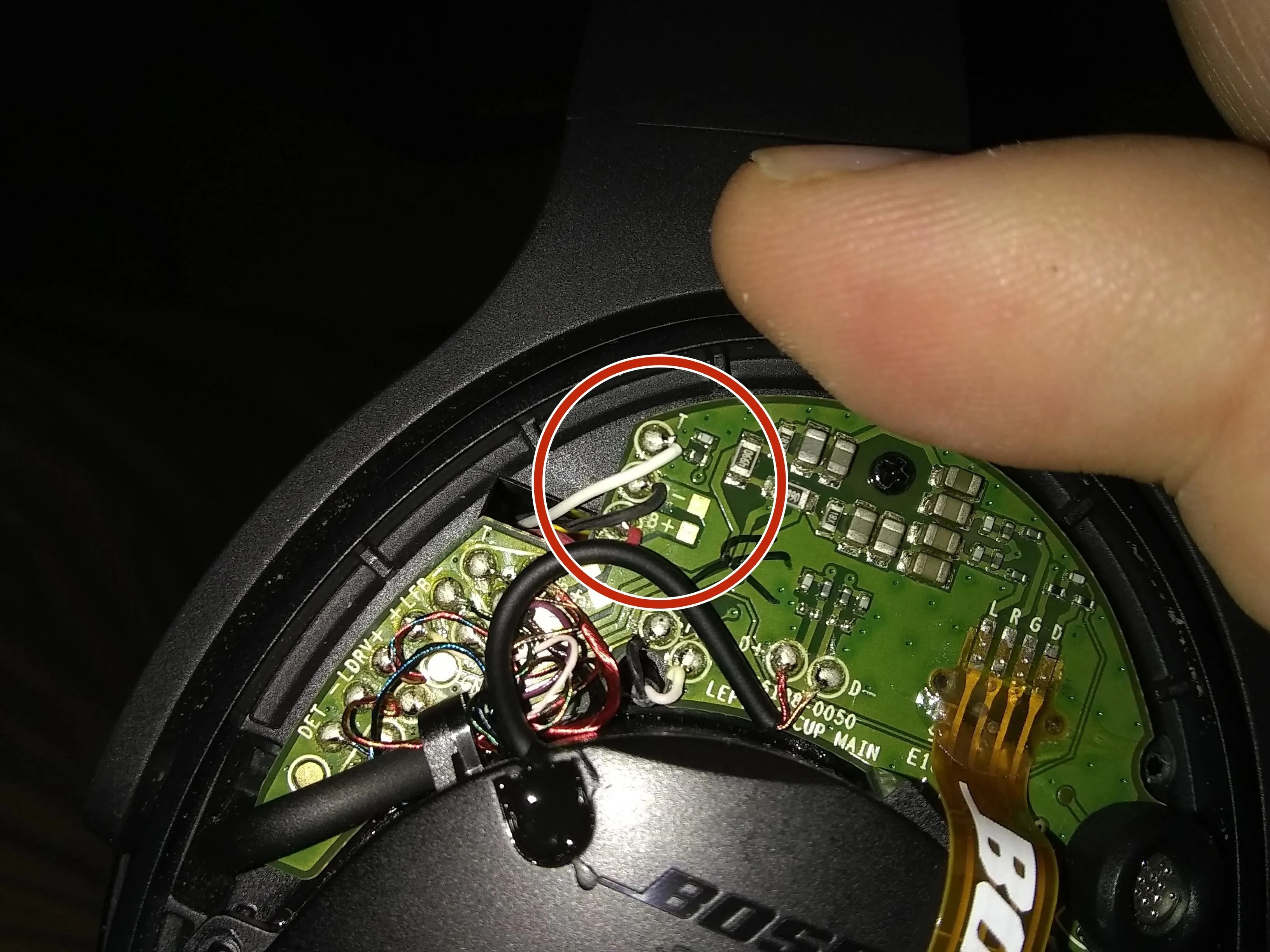 Bose QuietComfort 35 PARTIAL Teardown, аккумулятор: шаг 10, изображение 1 из 3