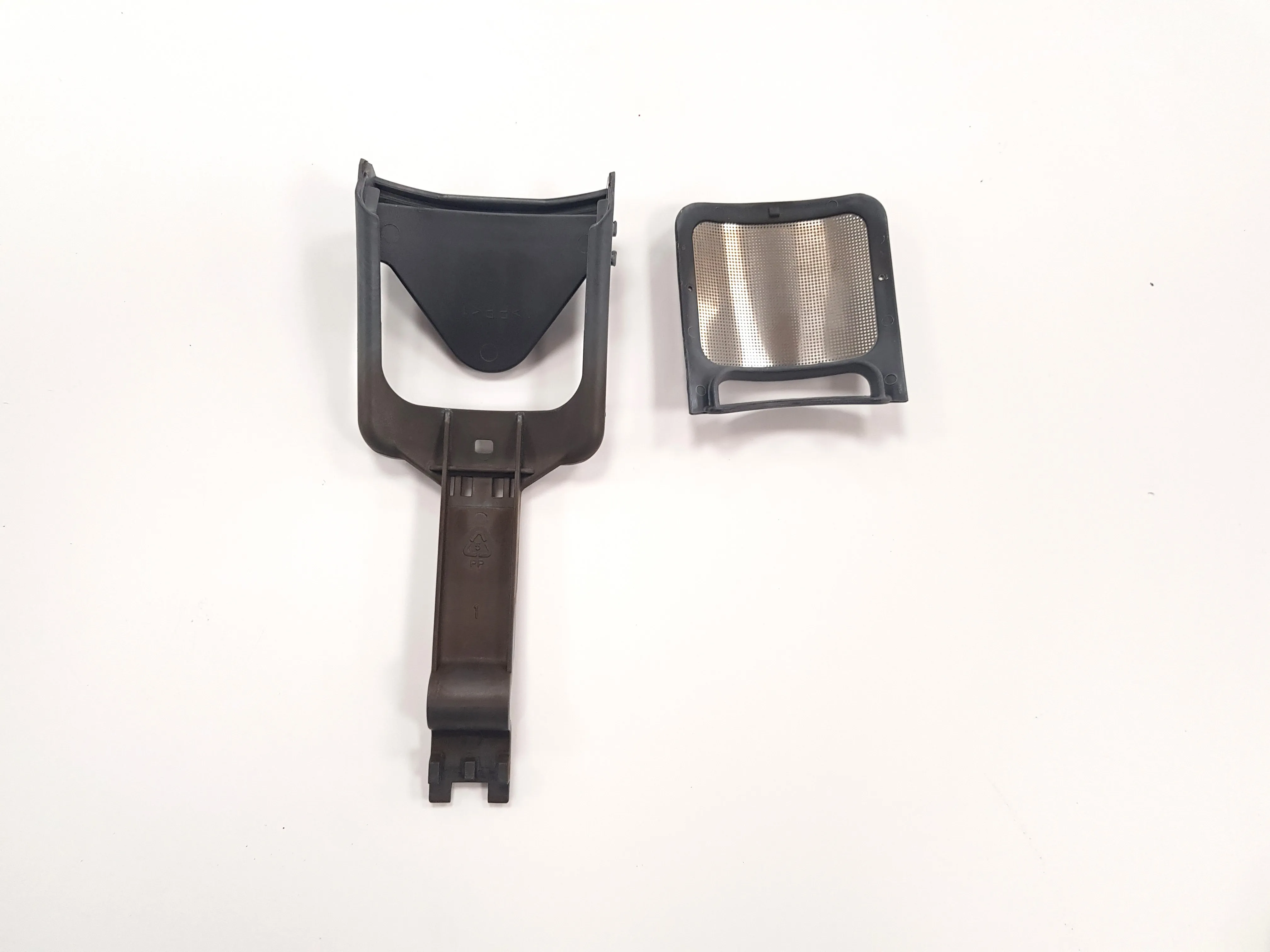 Breville Smart Kettle BKE825 Разборка, удаление фильтра для мусора: шаг 5, изображение 3 из 3