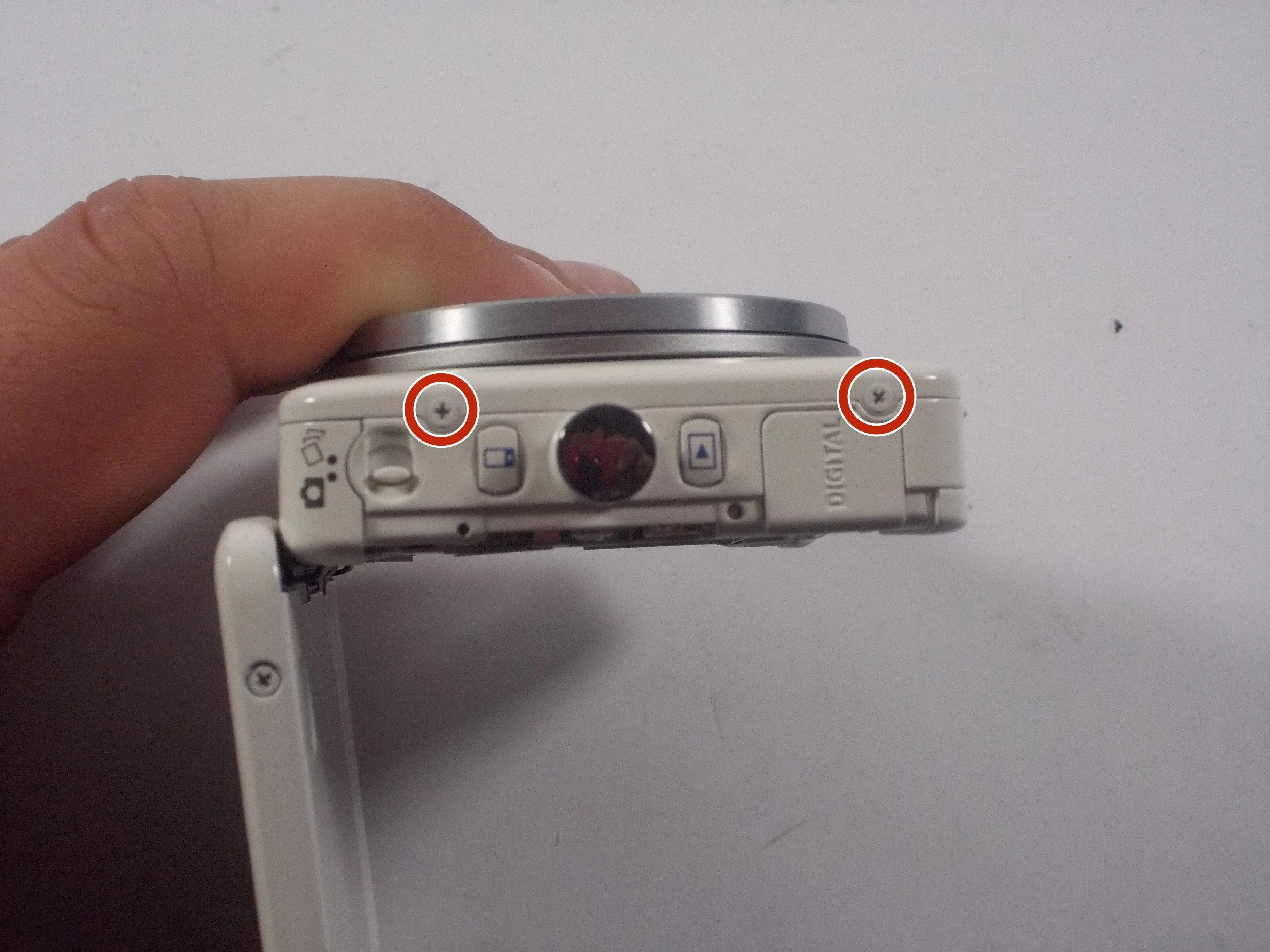 Canon PowerShot N Teardown: шаг 10, изображение 1 из 1