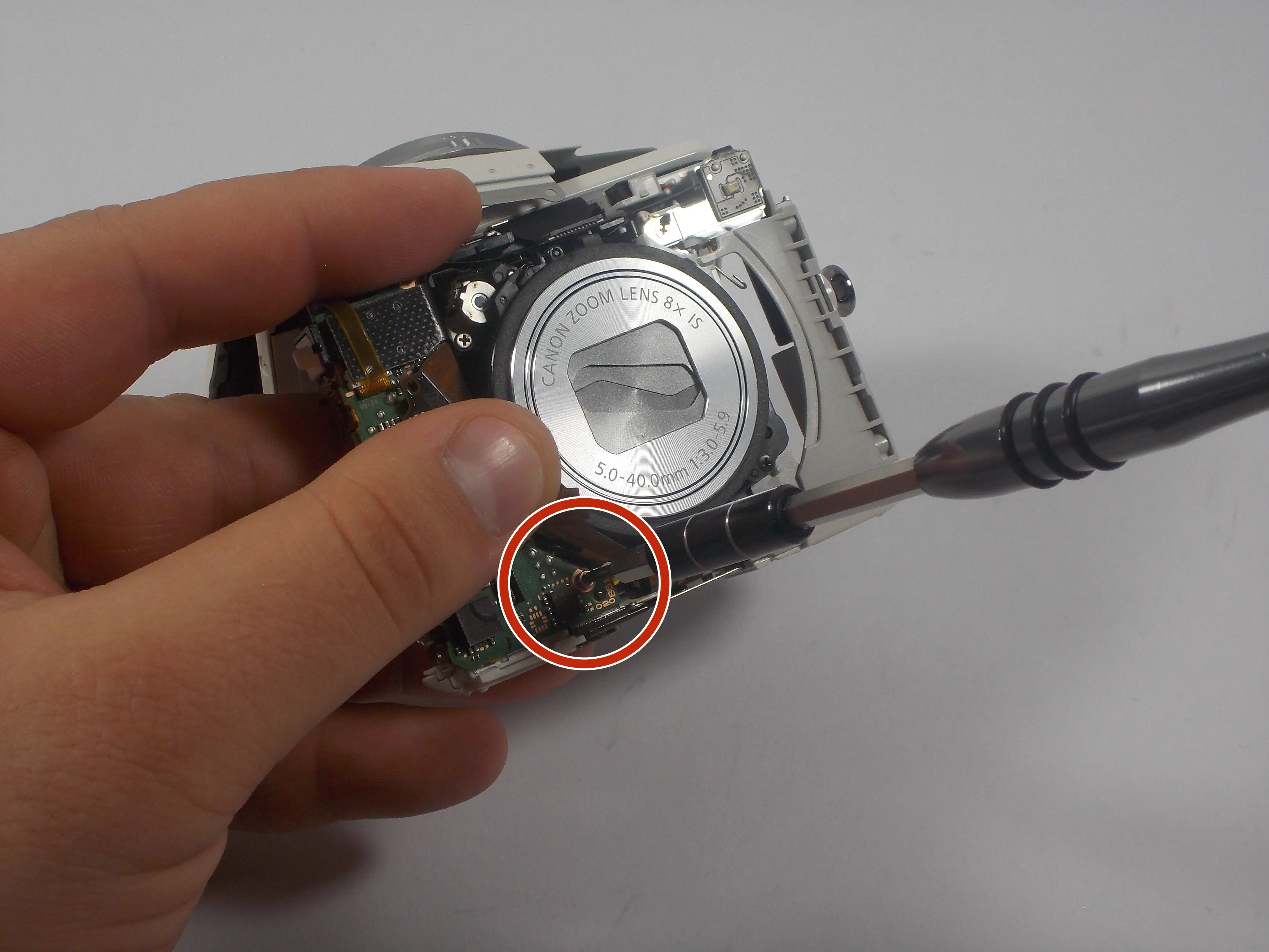 Разборка Canon PowerShot N: шаг 15, изображение 1 из 1