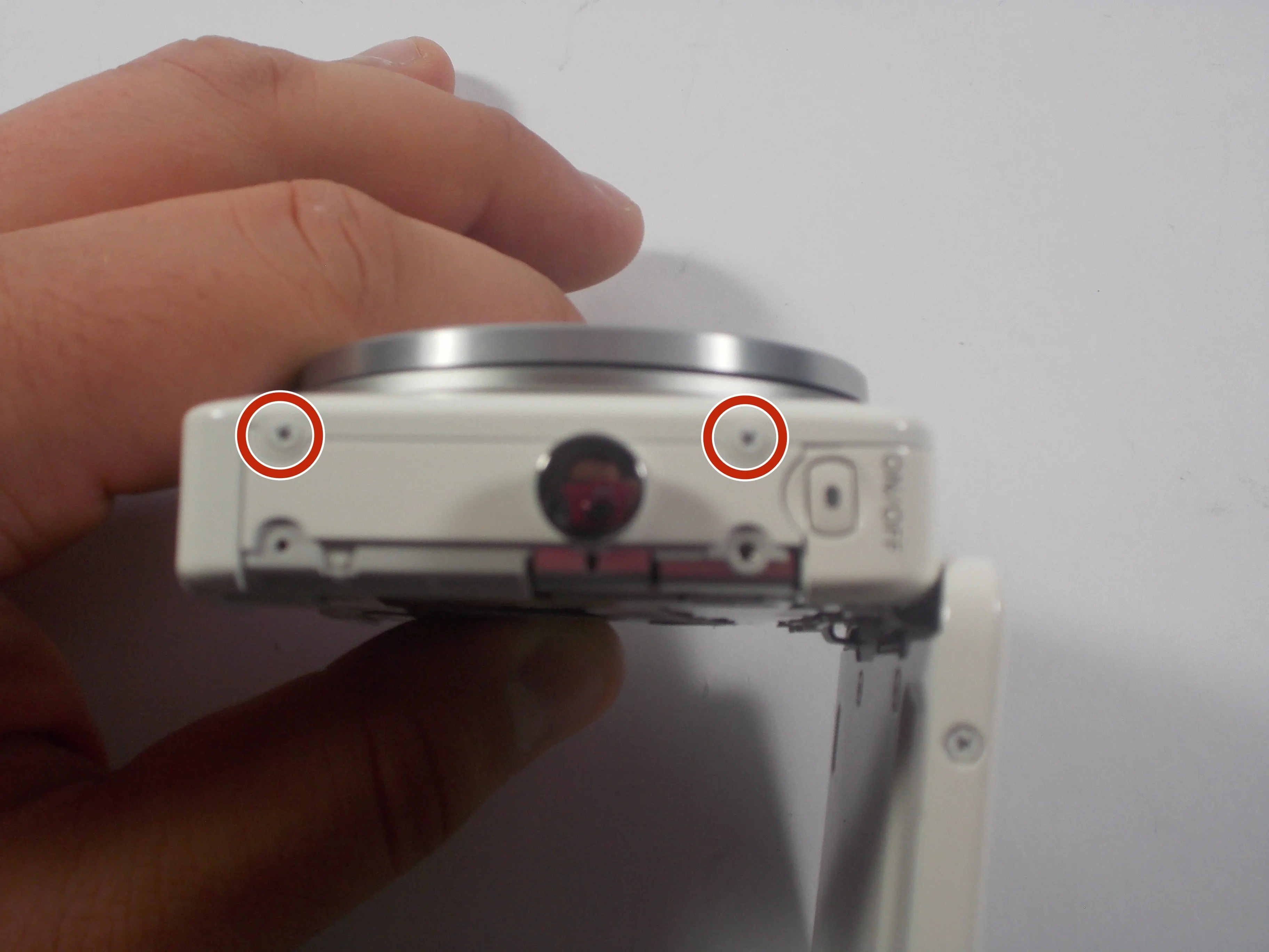 Canon PowerShot N Разборка: шаг 9, изображение 1 из 1