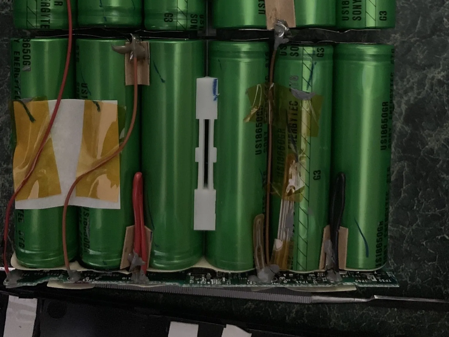 Разбор батареи Dell Inspiron 7500: шаг 4, изображение 1 из 2