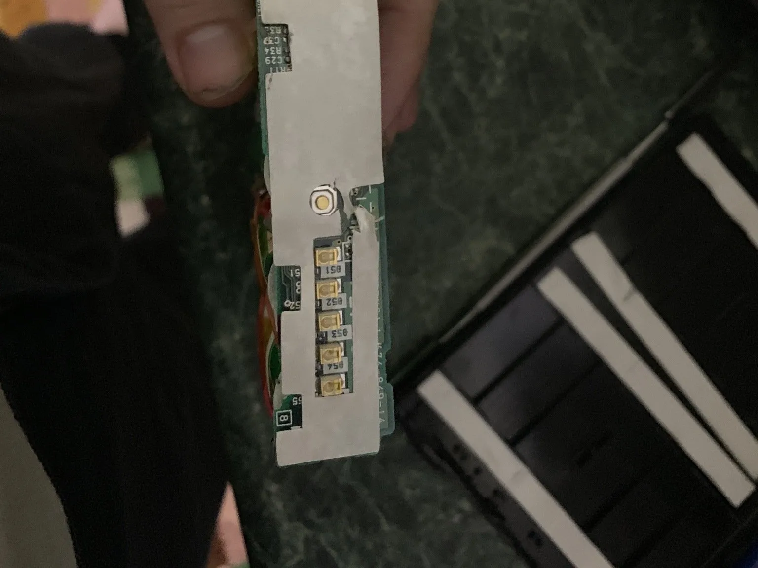 Разбор аккумулятора Dell Inspiron 7500: шаг 5, изображение 2 из 2