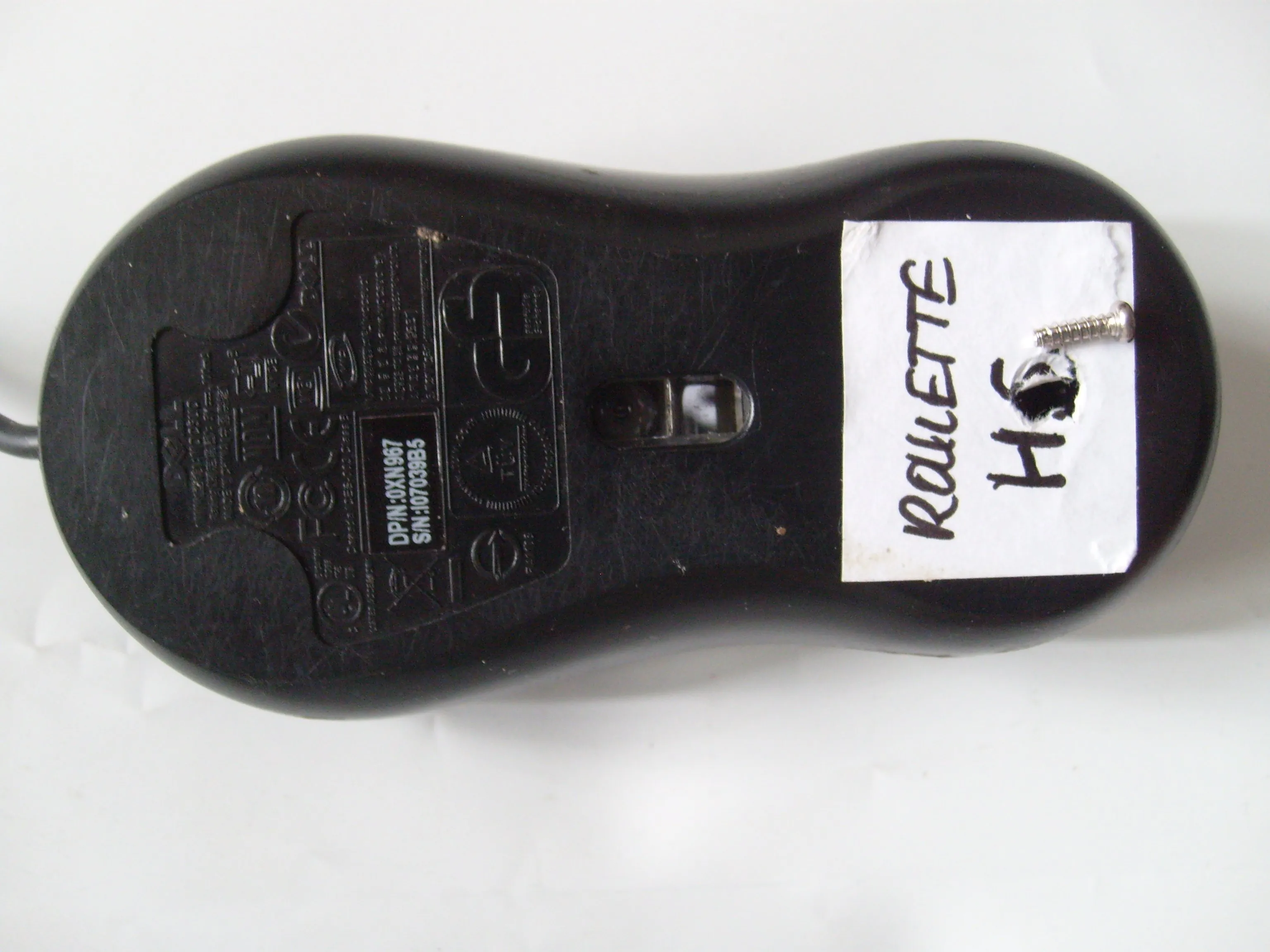 Мышь Dell MOC5UO и M0C5U0 Разборка: шаг 2, изображение 1 из 1