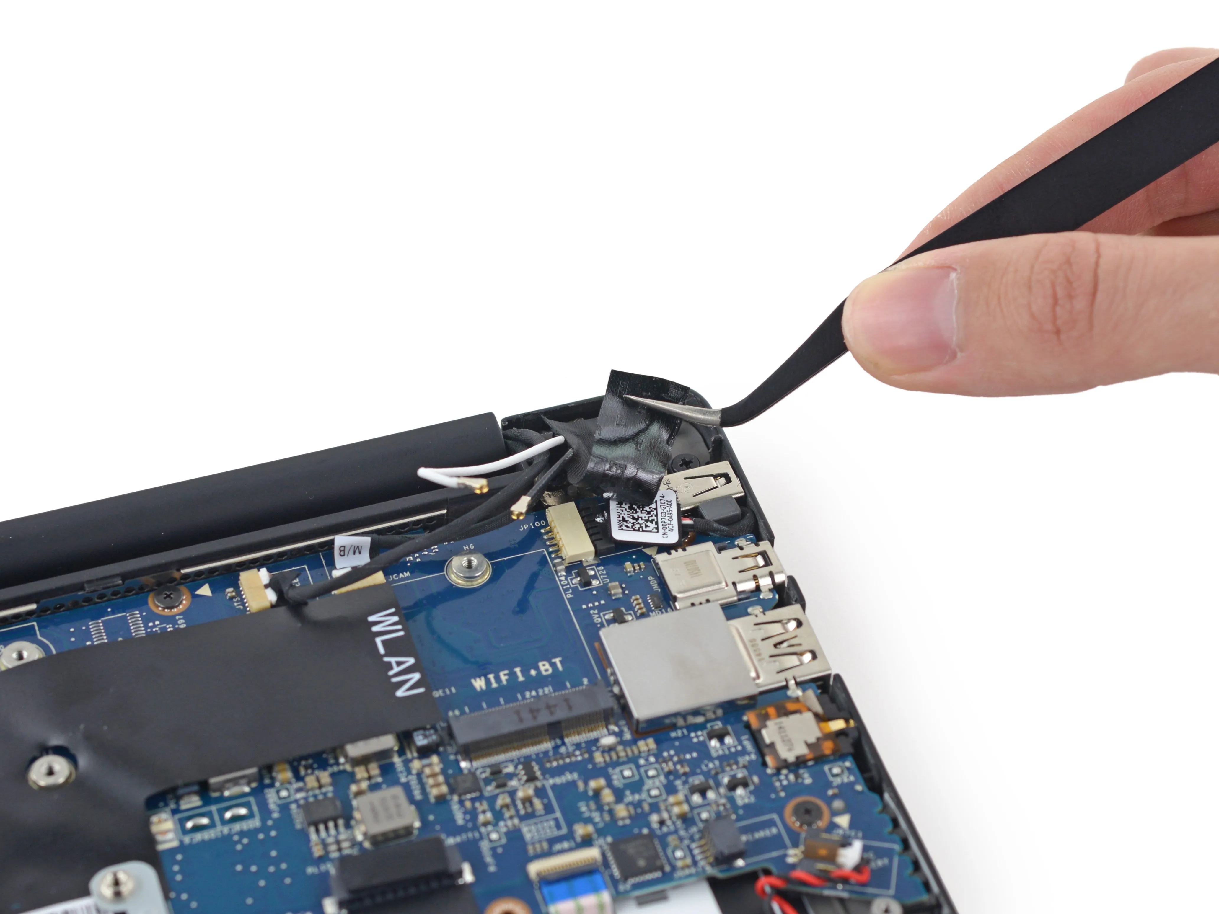 Разборка Dell XPS 13: шаг 12, изображение 1 из 3