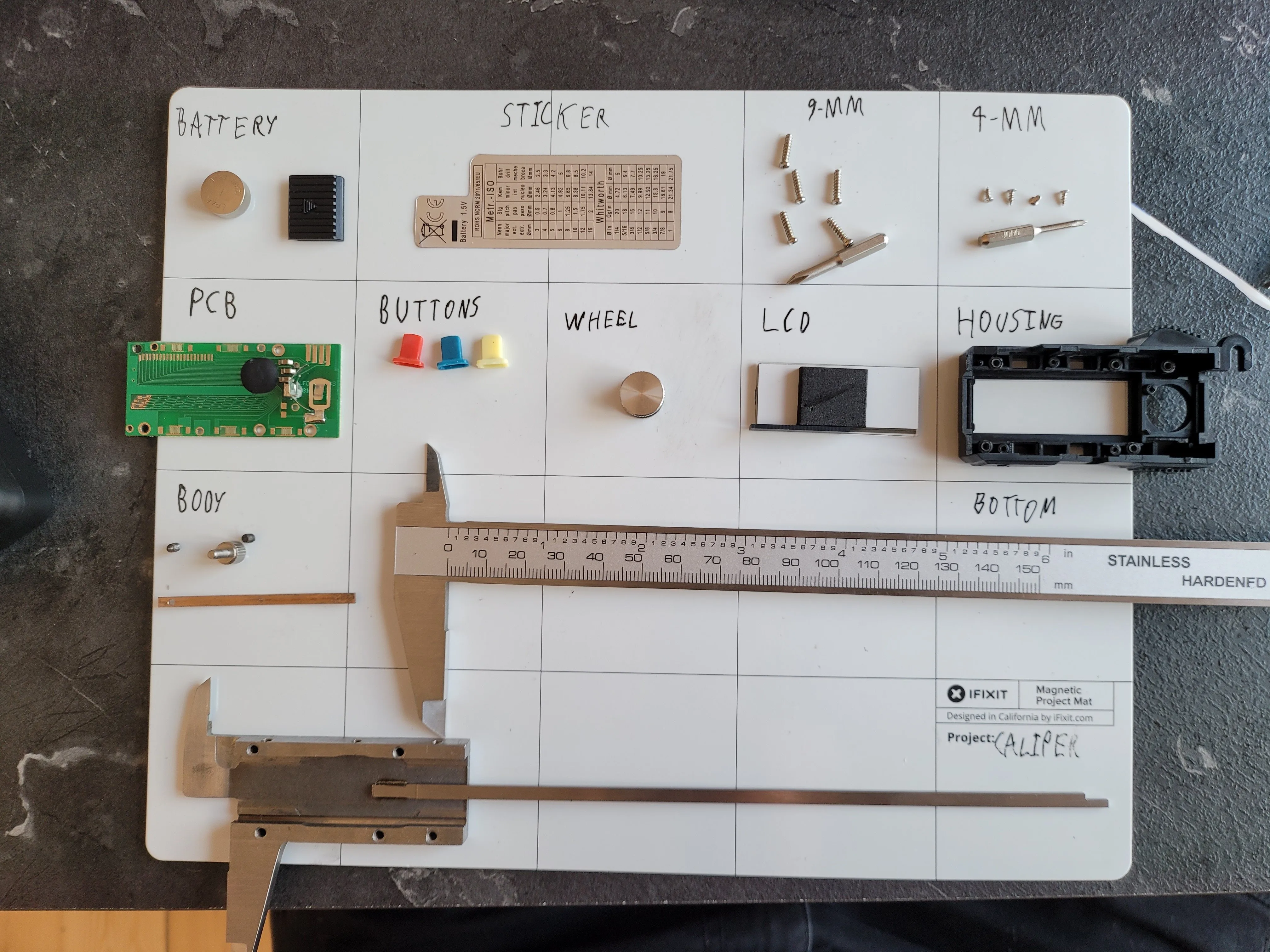 Разборка цифрового калипера, кузов: шаг 4, изображение 2 из 2