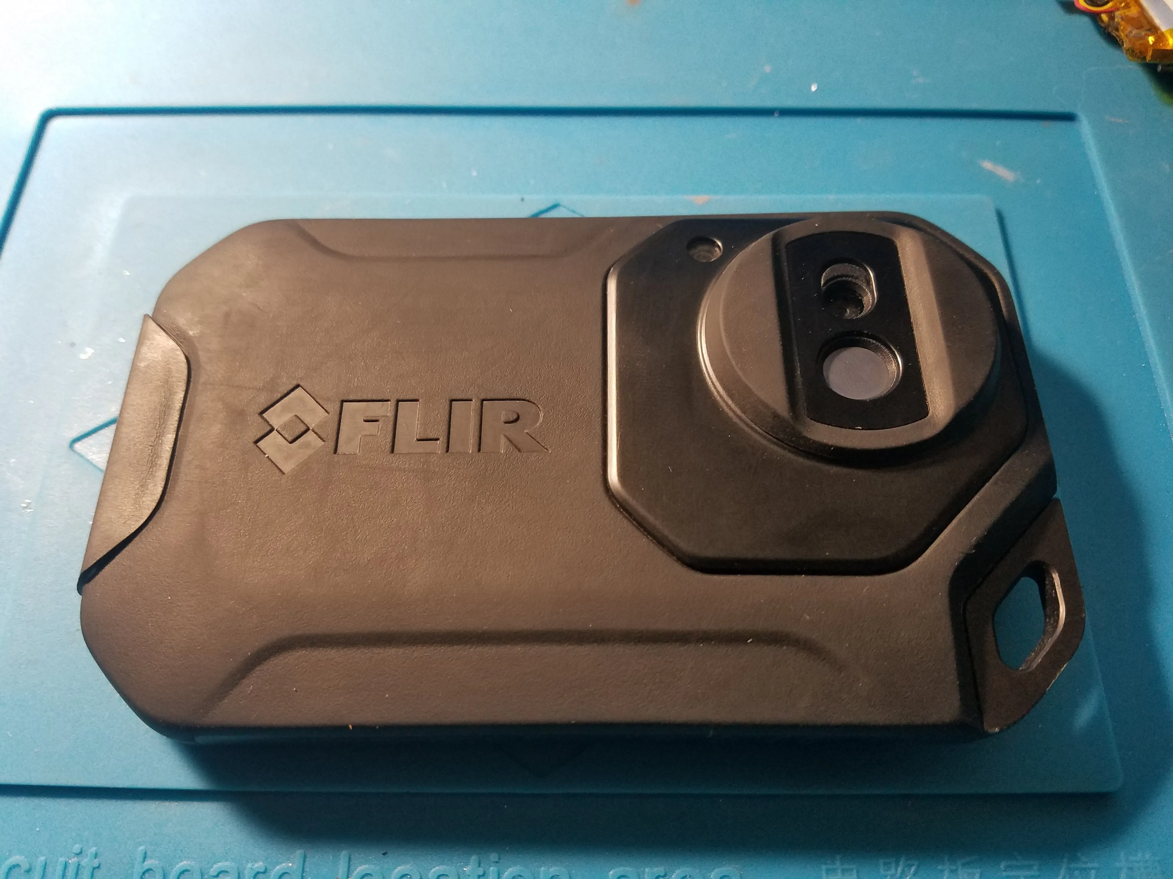 FLIR C3 Teardown, FLIR C3 Teardown: шаг 1, изображение 2 из 2