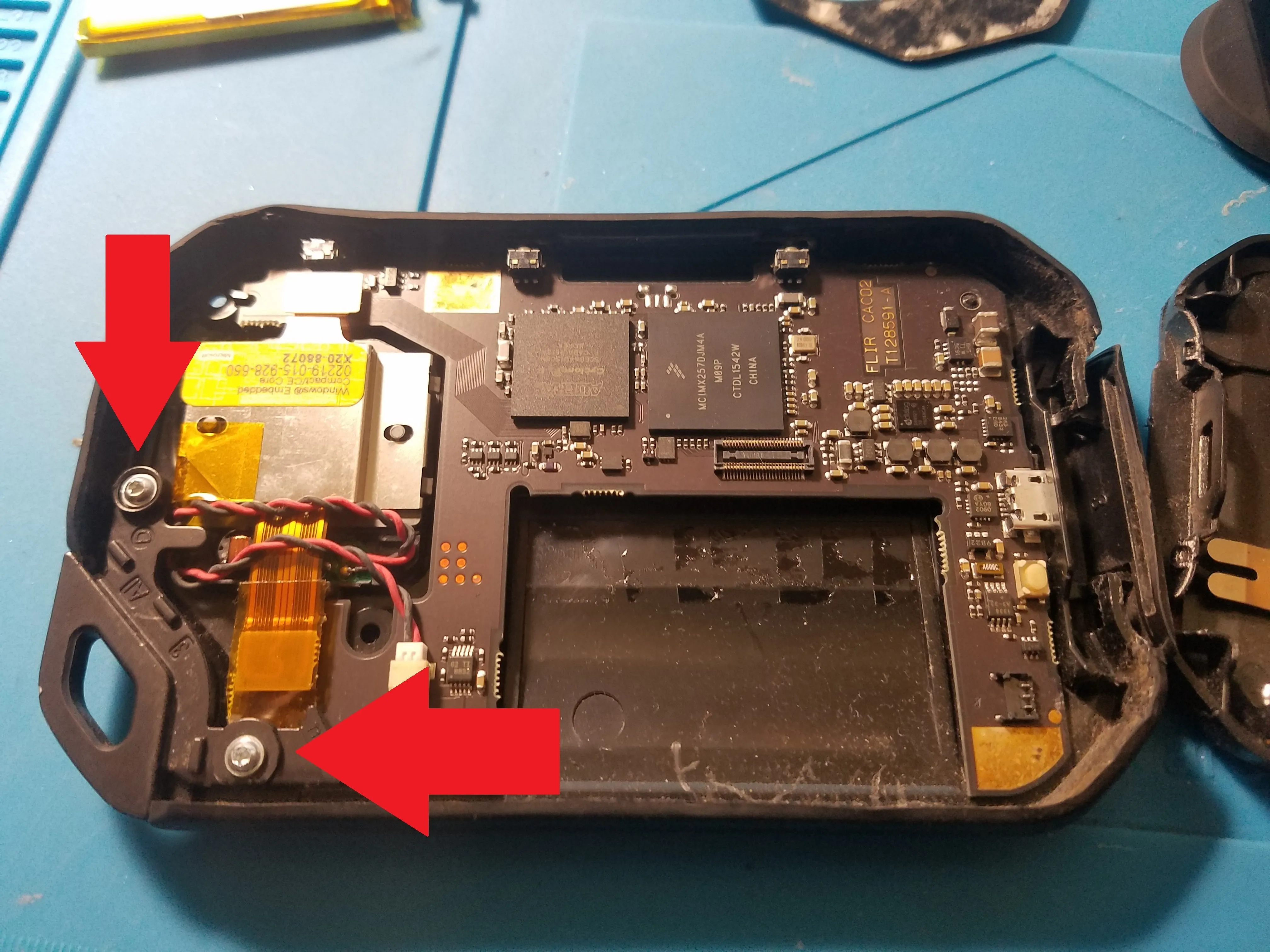 Разборка FLIR C3: шаг 5, изображение 1 из 1