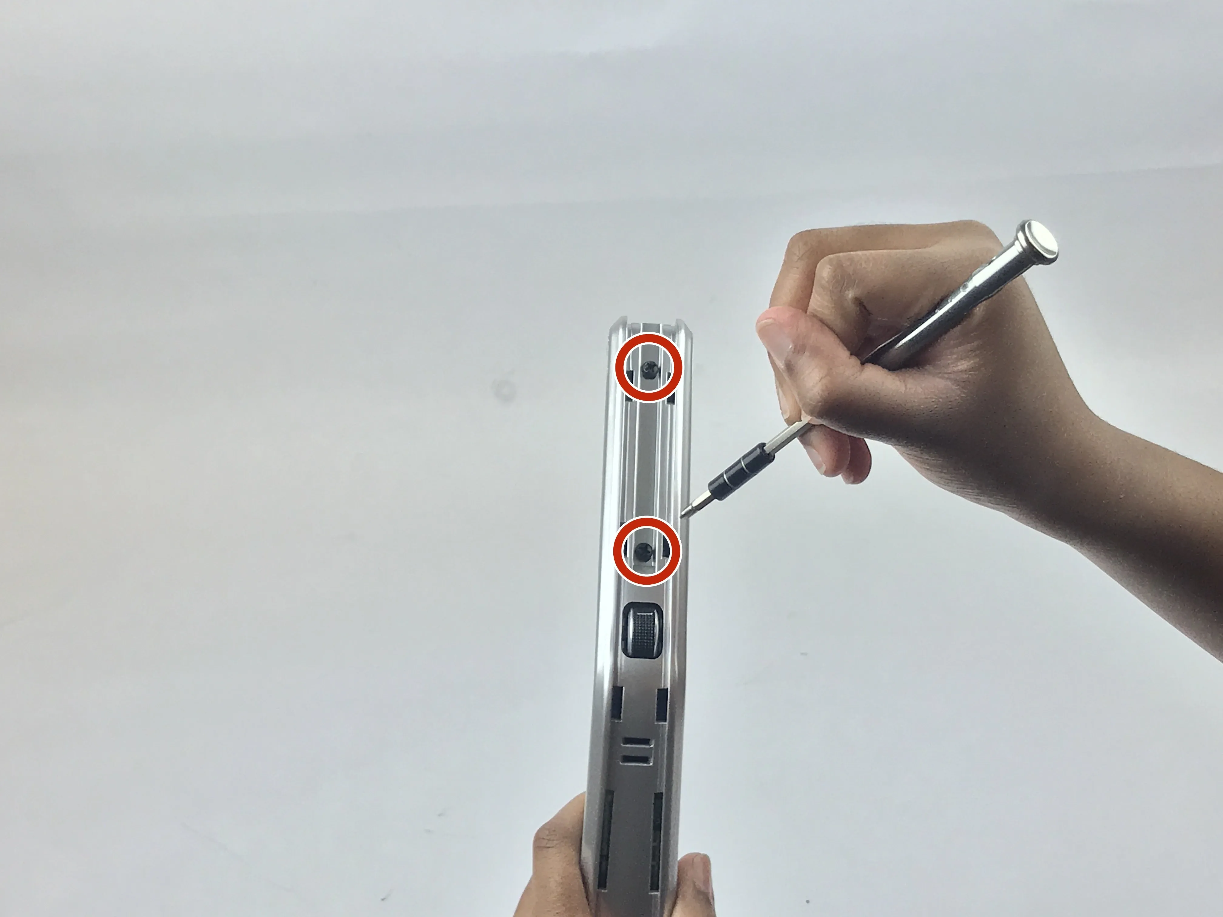 Разбор ручки Hoover LiNX: шаг 5, изображение 2 из 2