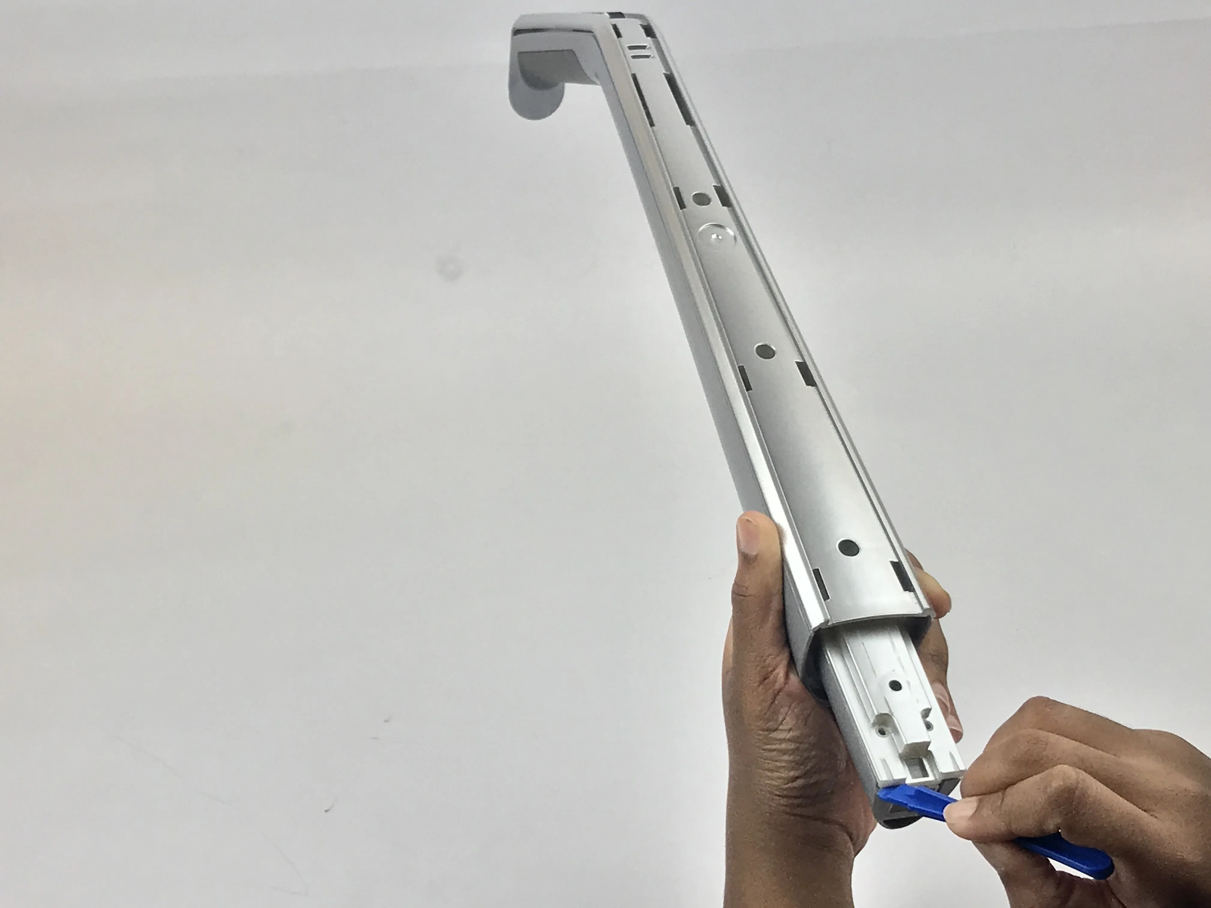 Разбор ручки пылесоса LiNX: шаг 6, изображение 1 из 2