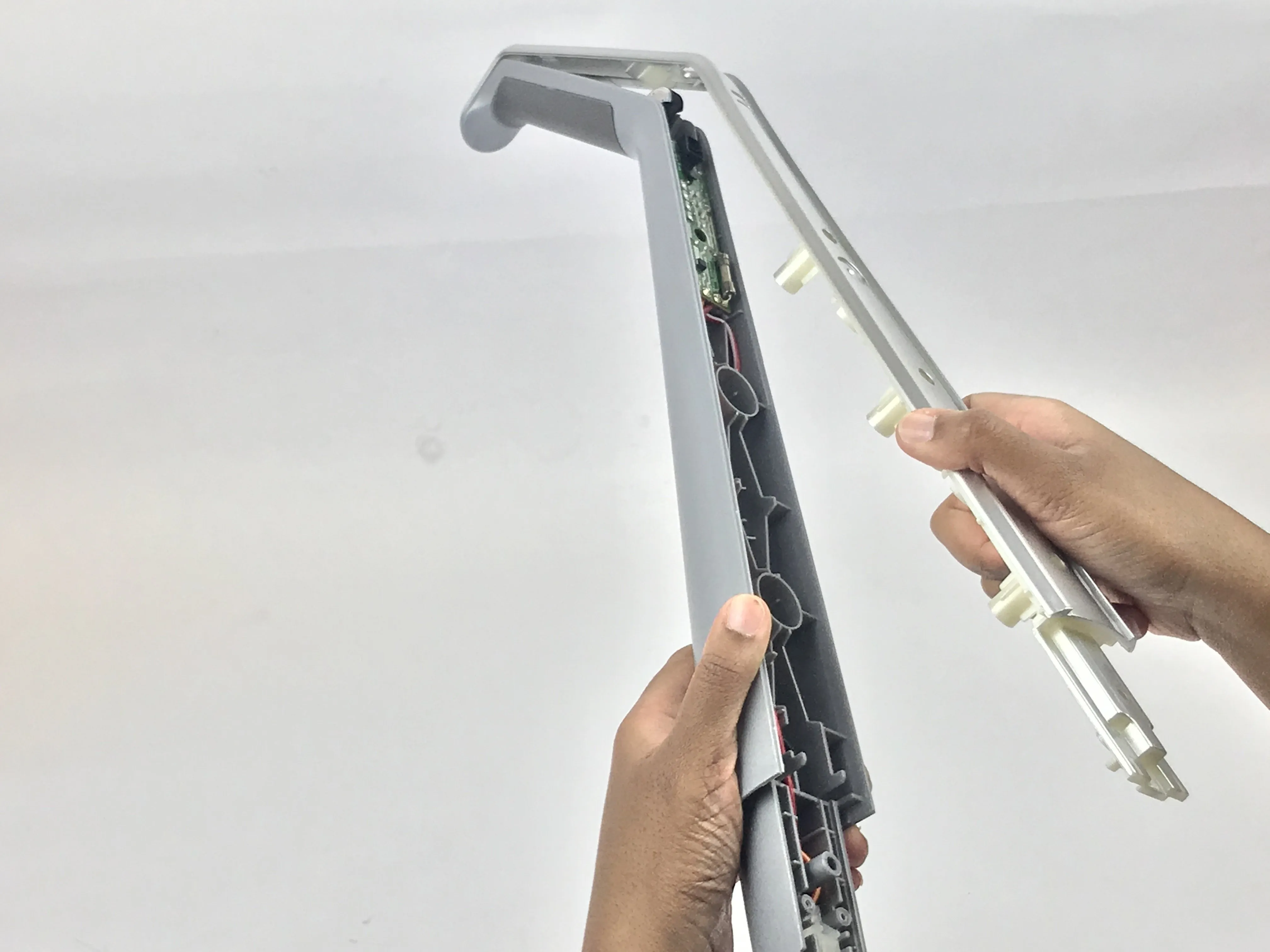 Разбор ручки Hoover LiNX: шаг 6, изображение 2 из 2