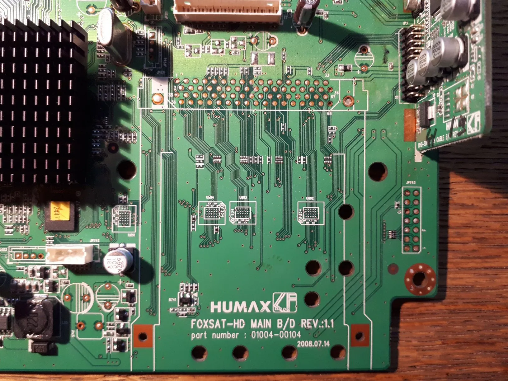 Разборка Humax IRHD 5000C, извлечение основной платы: шаг 5, изображение 2 из 2