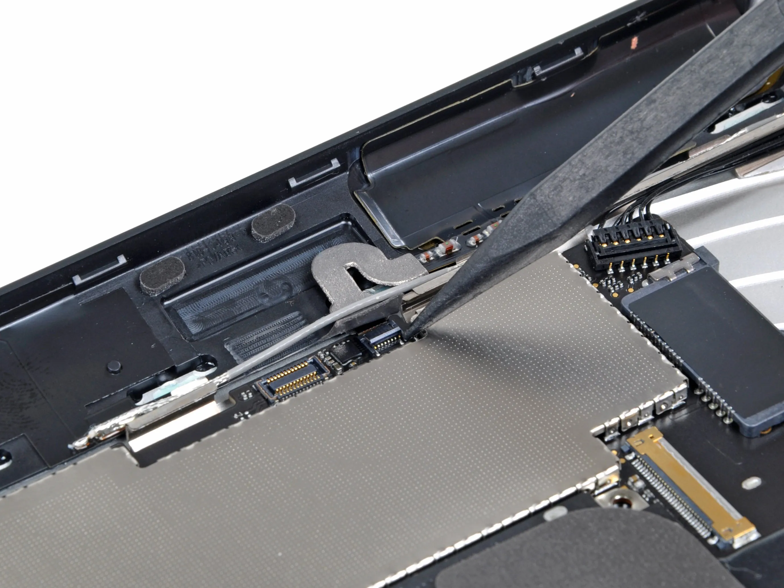 Разборка iPad 3G: шаг 10, изображение 1 из 2
