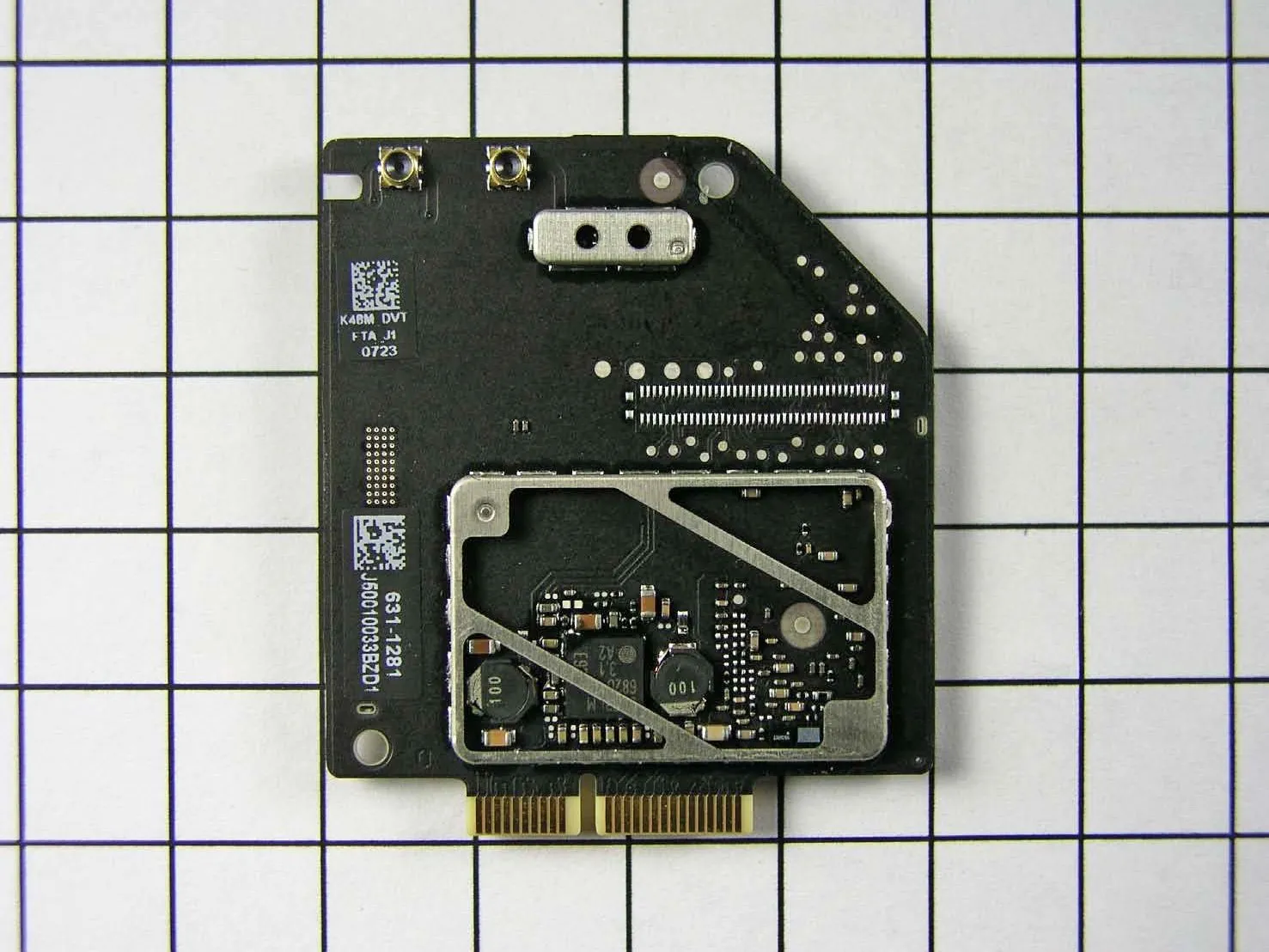 Разборка iPad 3G: шаг 16, изображение 2 из 2