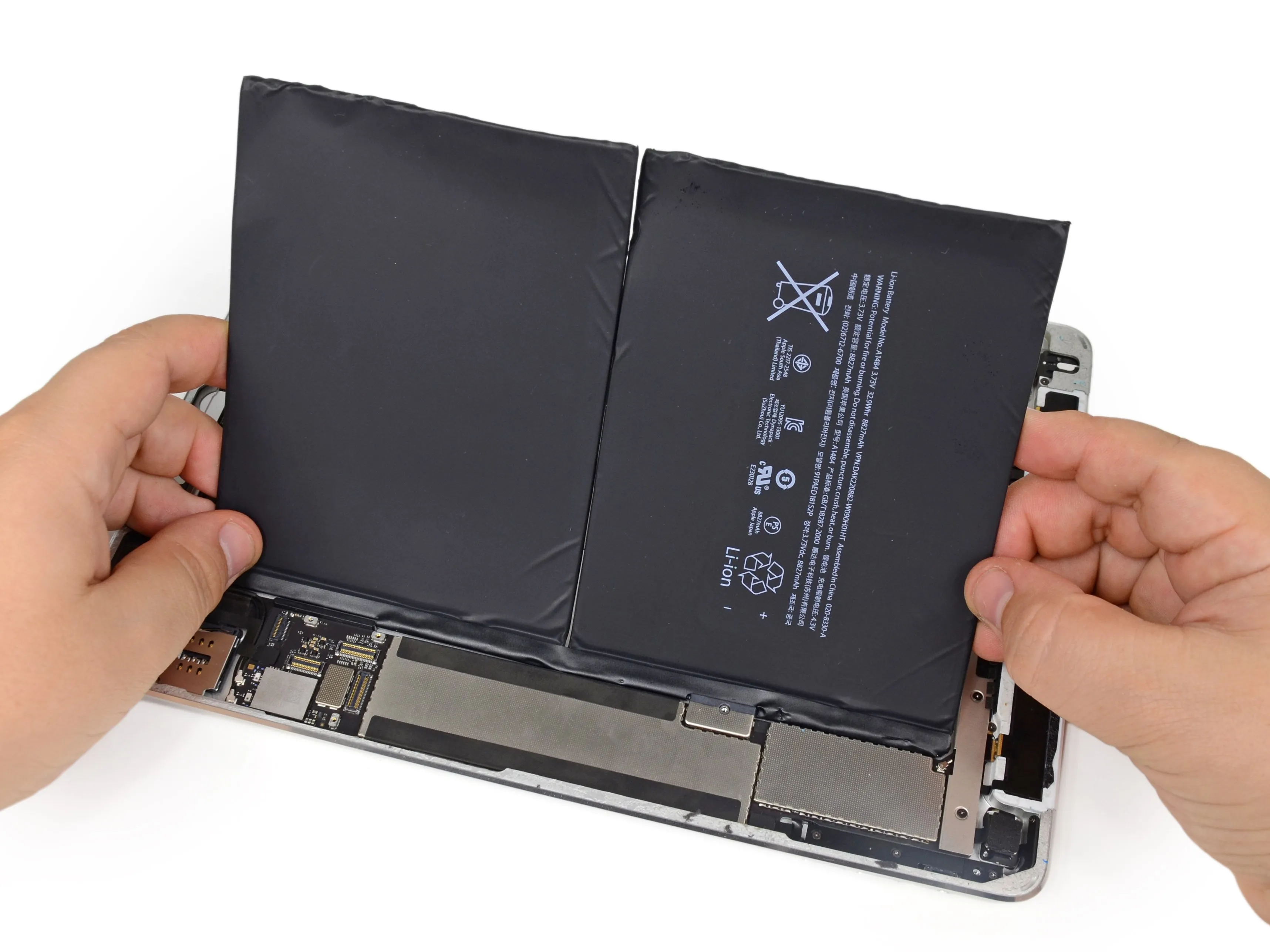 Разборка iPad Air LTE: шаг 13, изображение 2 из 3