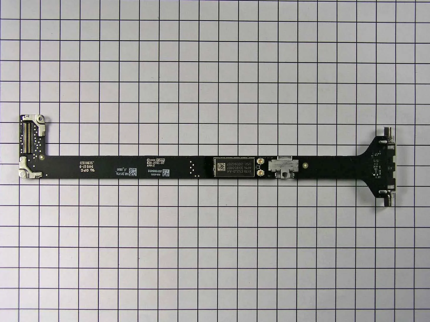 Разборка iPad FCC: шаг 3, изображение 3 из 3
