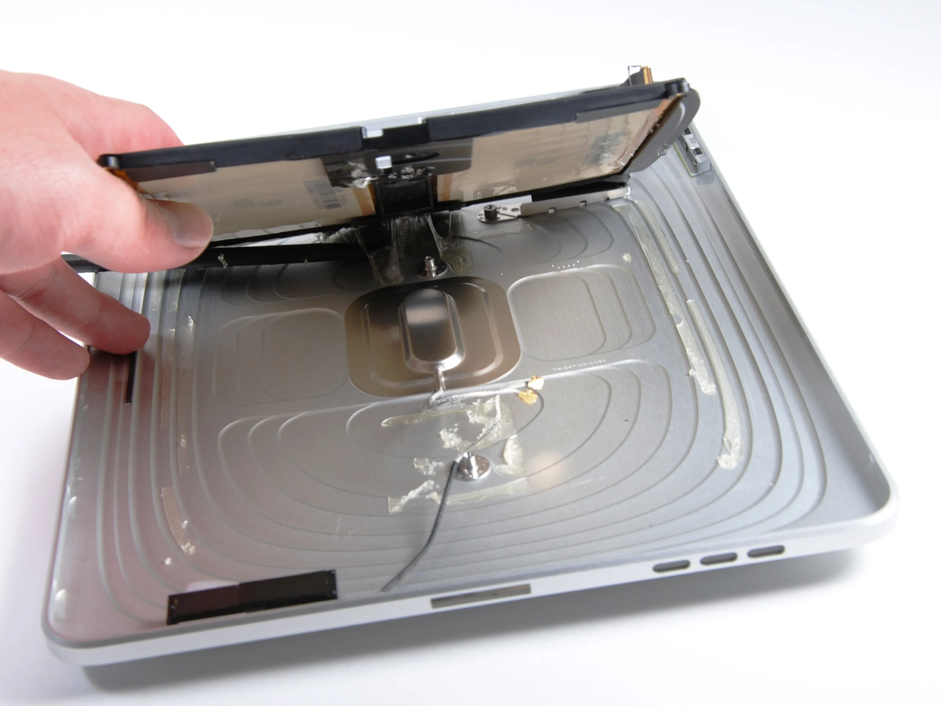 Разборка iPad Wi-Fi: шаг 20, изображение 1 из 3