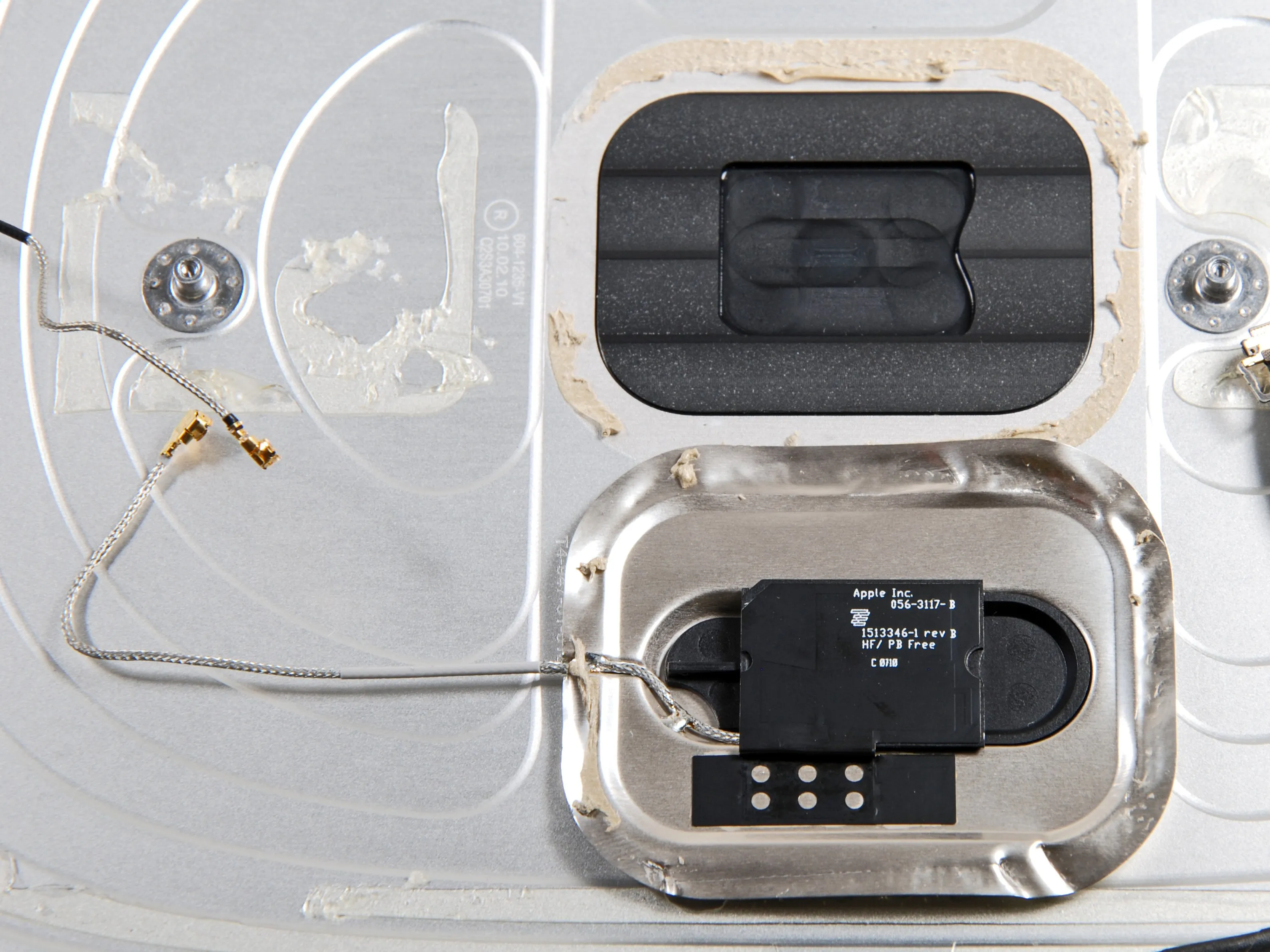 Разборка iPad Wi-Fi: шаг 22, изображение 3 из 3