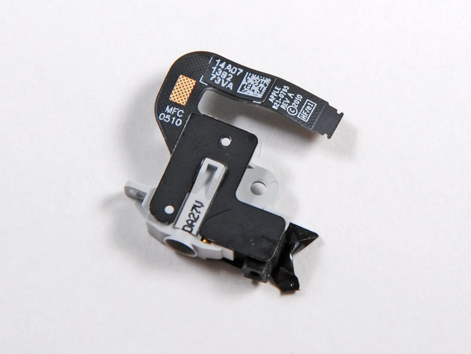 Разборка iPad Wi-Fi: шаг 24, изображение 2 из 2