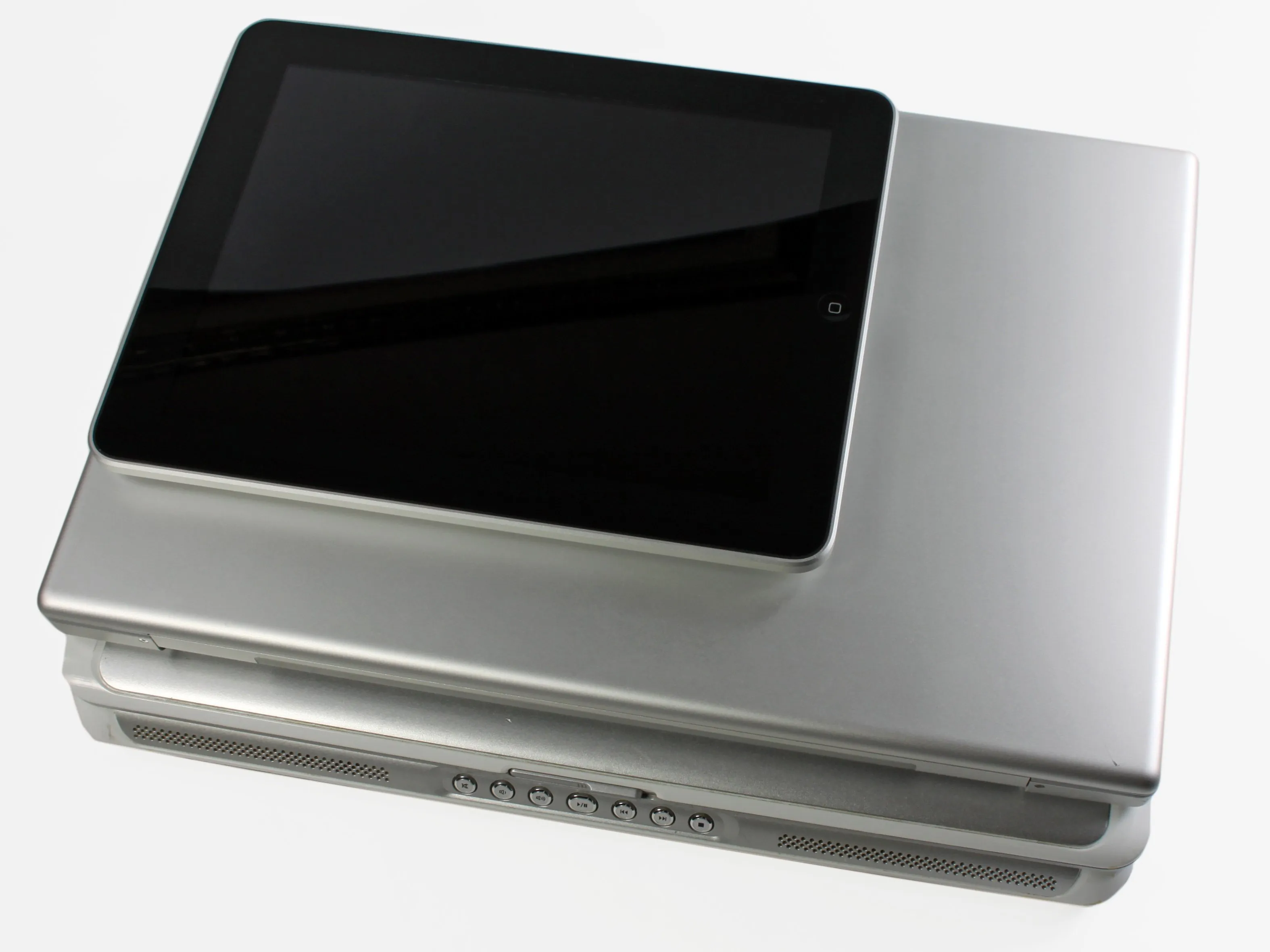 Разборка iPad Wi-Fi: шаг 4, изображение 3 из 3