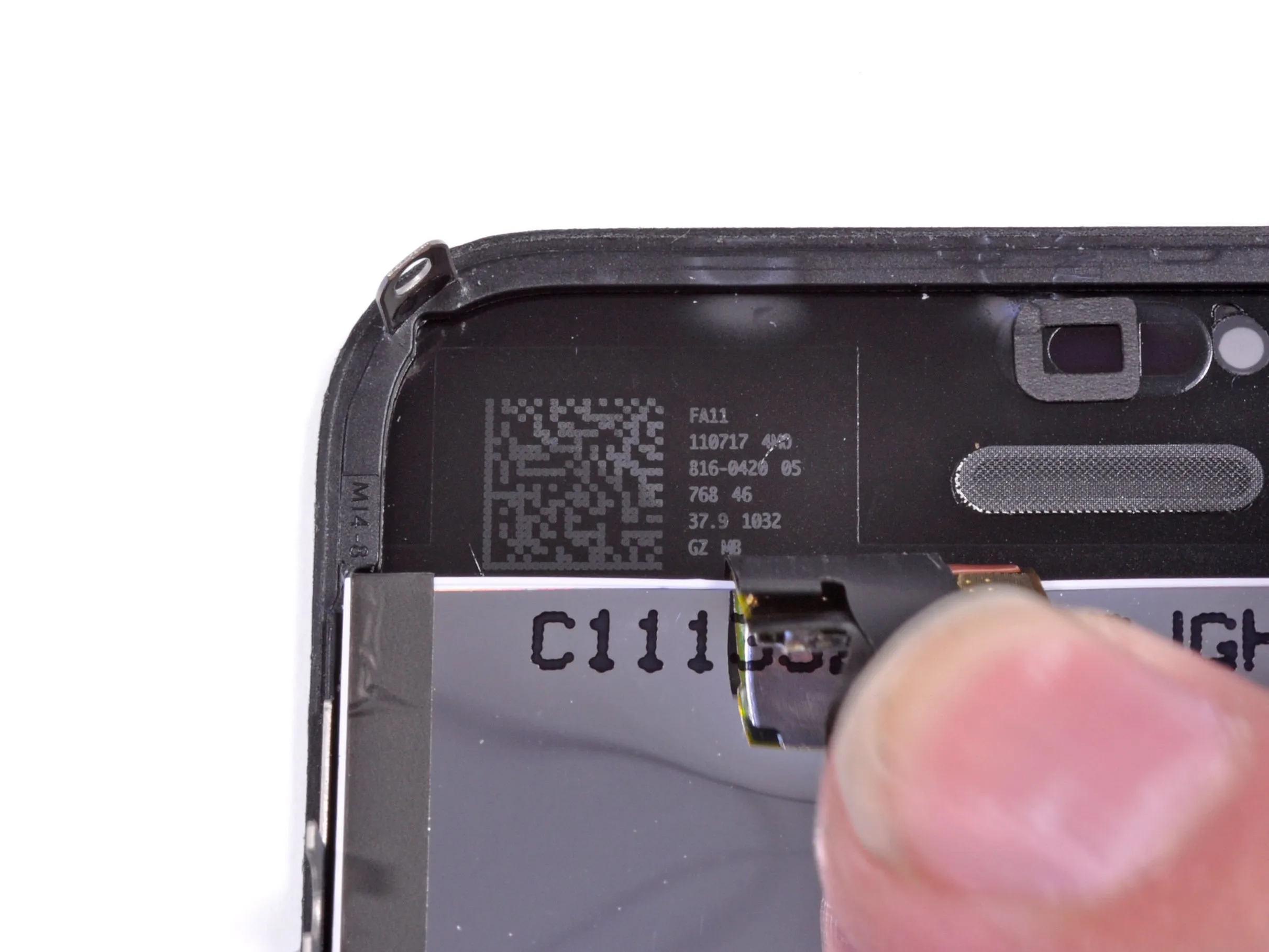 Разборка iPhone 4S: шаг 15, изображение 1 из 2