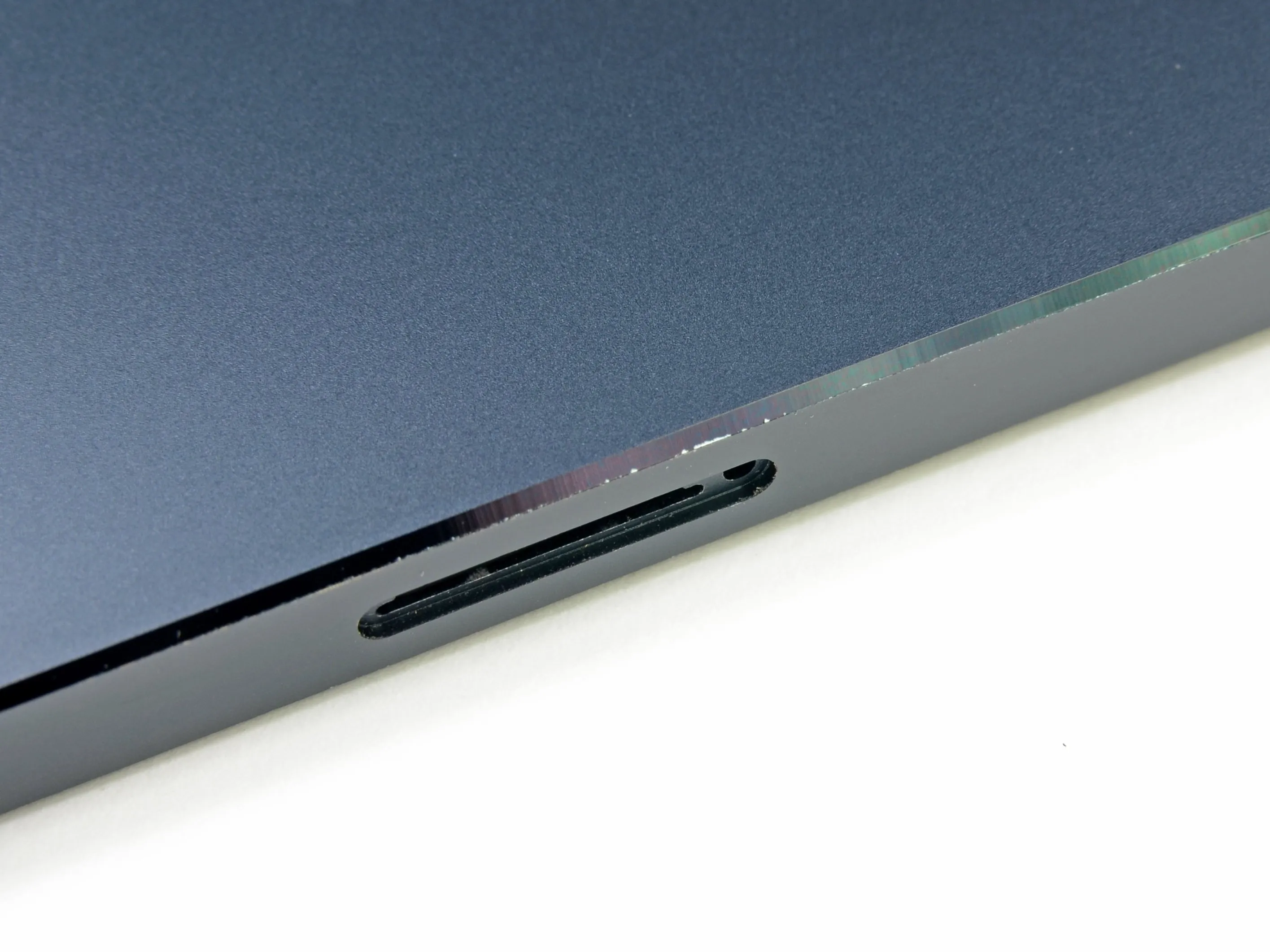 Разборка iPhone 5: шаг 30, изображение 1 из 2