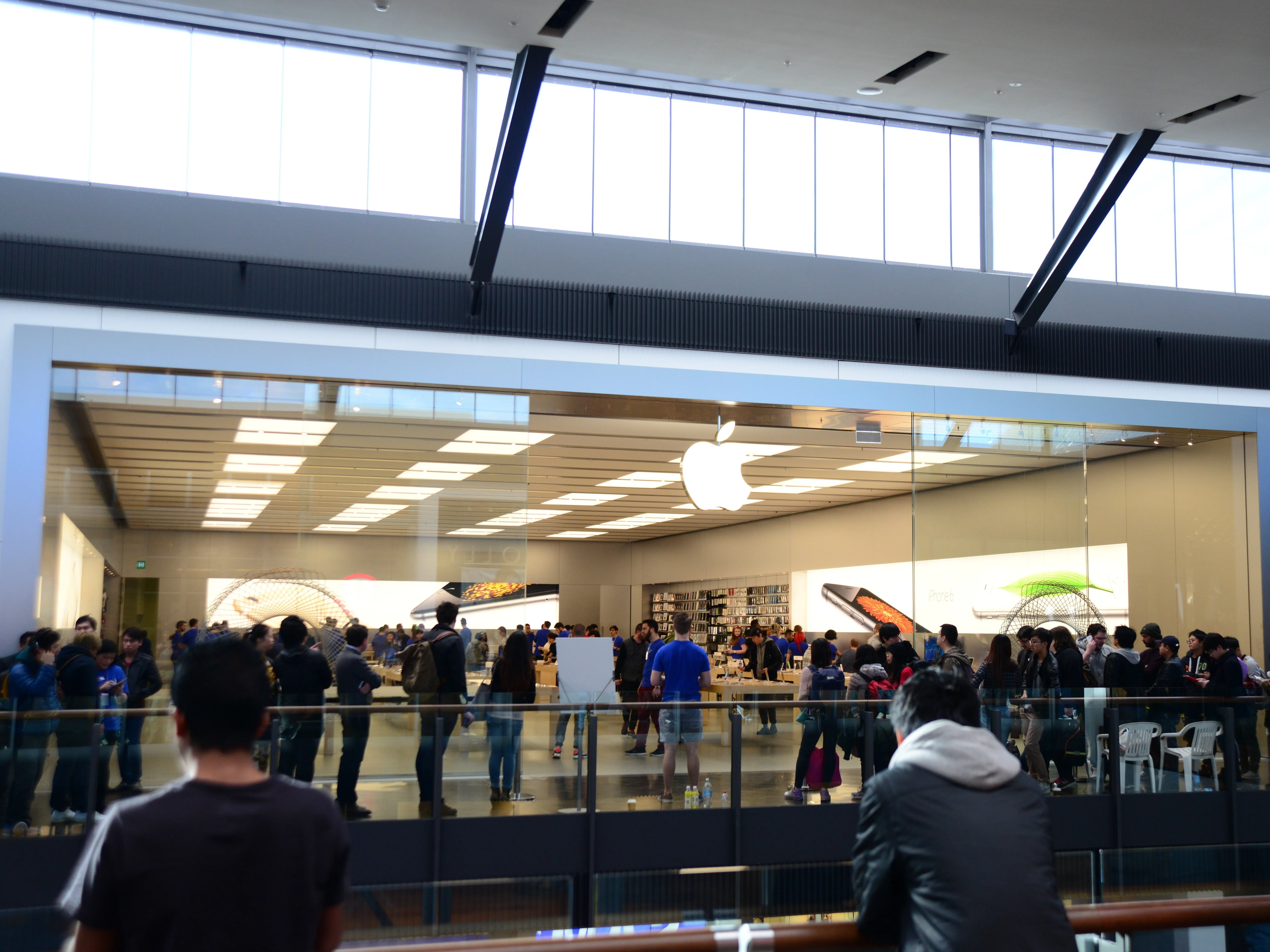 Разборка iPhone 6: шаг 2, изображение 1 из 3