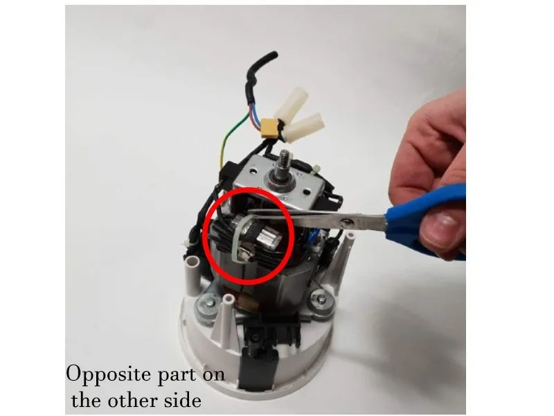 Разборка Kambrook Blitz Pro: шаг 11, изображение 1 из 1