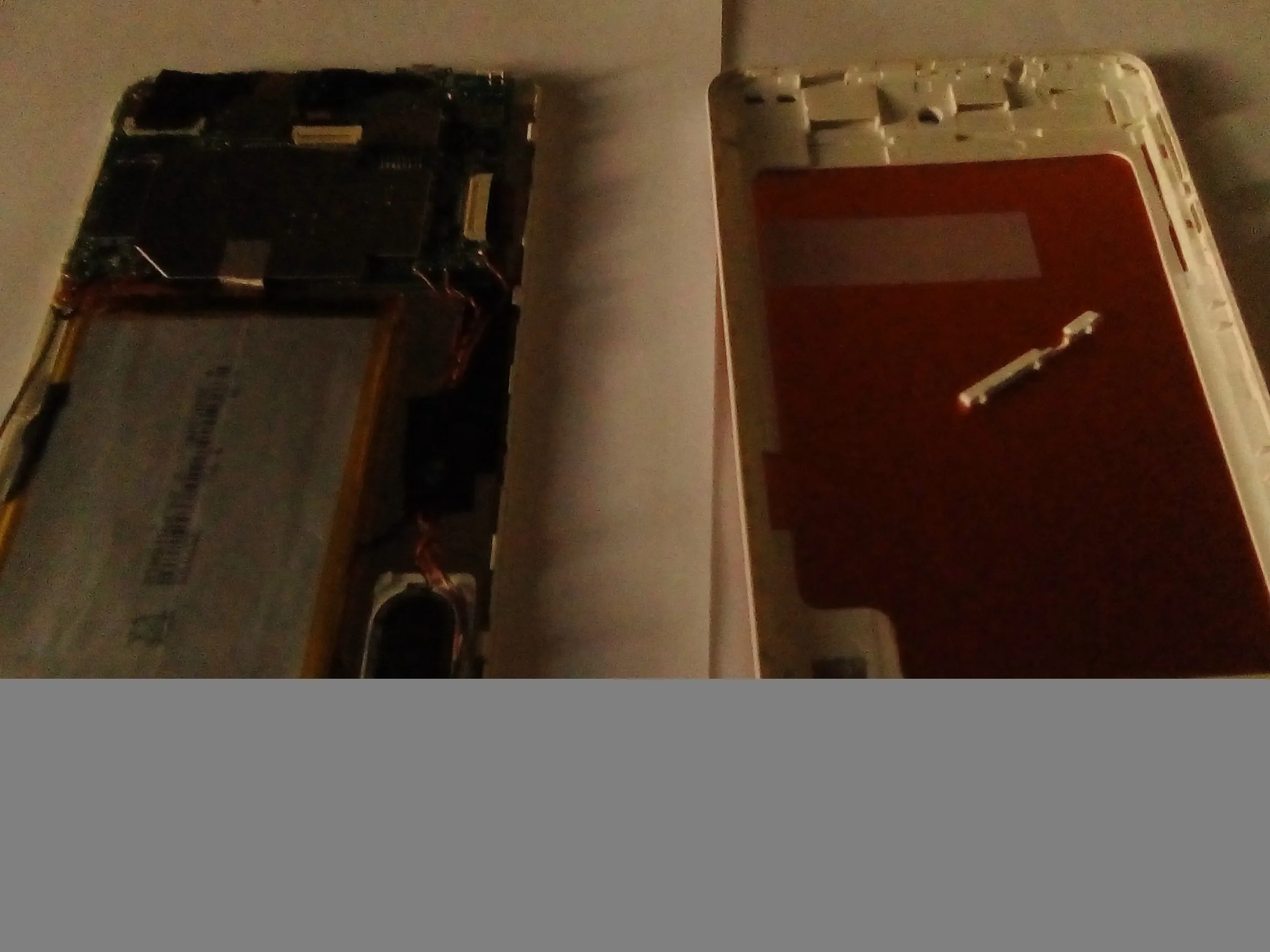 Планшет Kocaso Tablet Sofia 70 Разборка, снятие задней крышки.: шаг 2, изображение 2 из 2