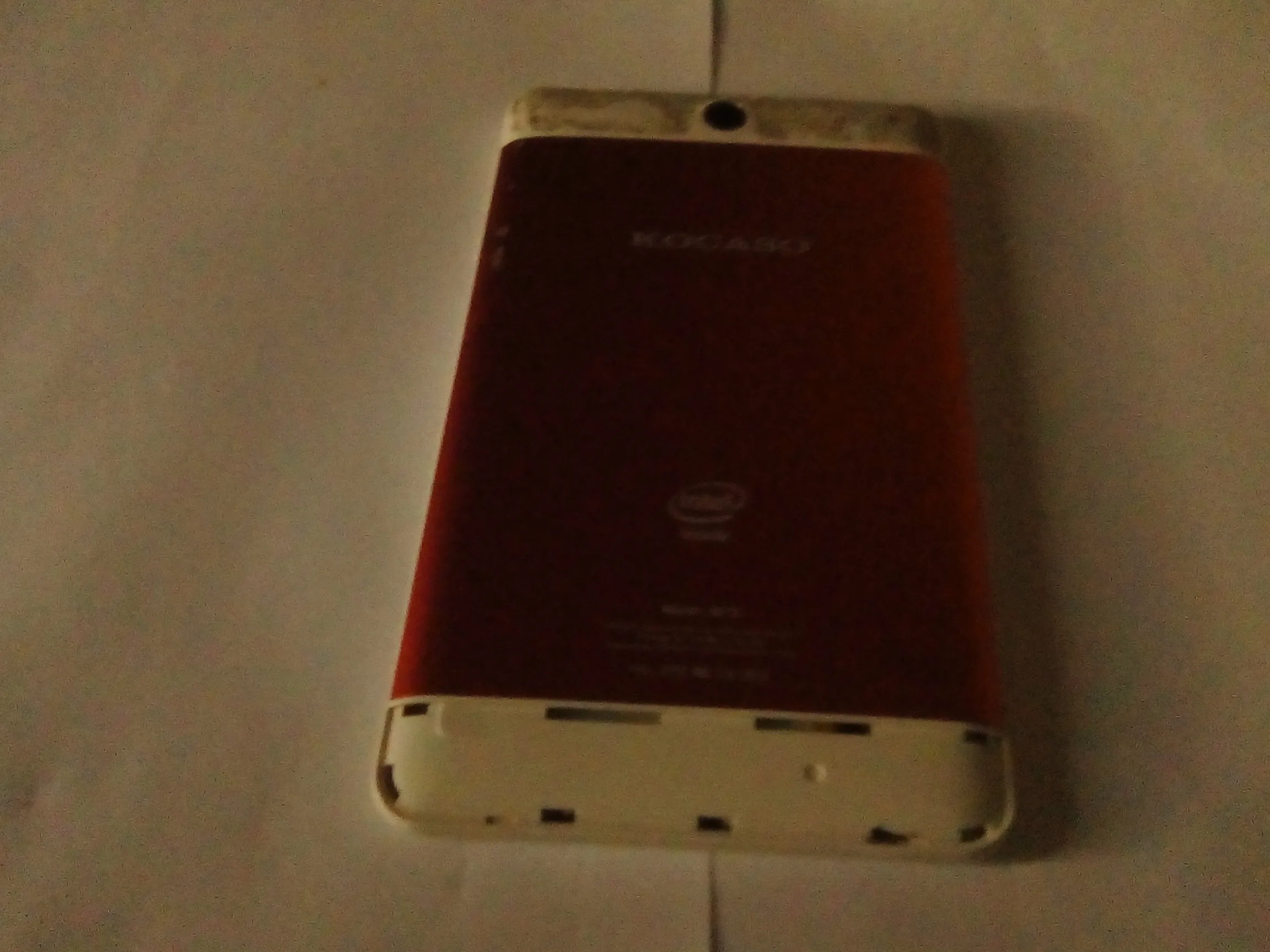 Kocaso Tablet Sofia 70 Teardown, почему этот планшет выглядит странно...: шаг 1, изображение 2 из 3