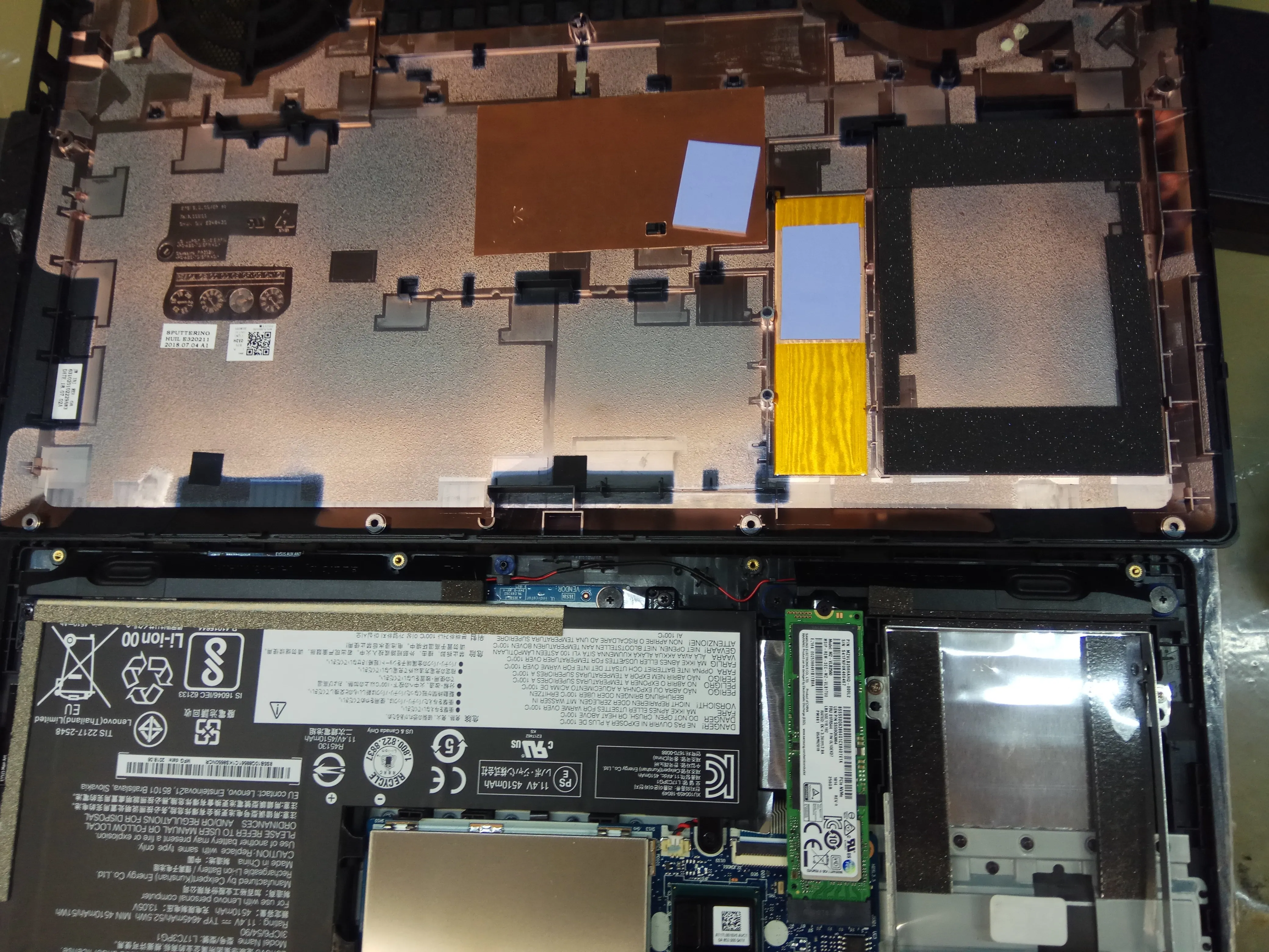 Lenovo Legion Y530 Быстрый разбор коробки: шаг 2, изображение 2 из 3