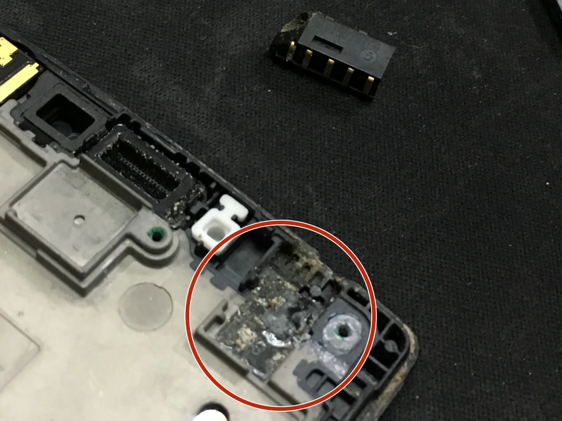 Разборка LG Y90: шаг 10, изображение 1 из 2