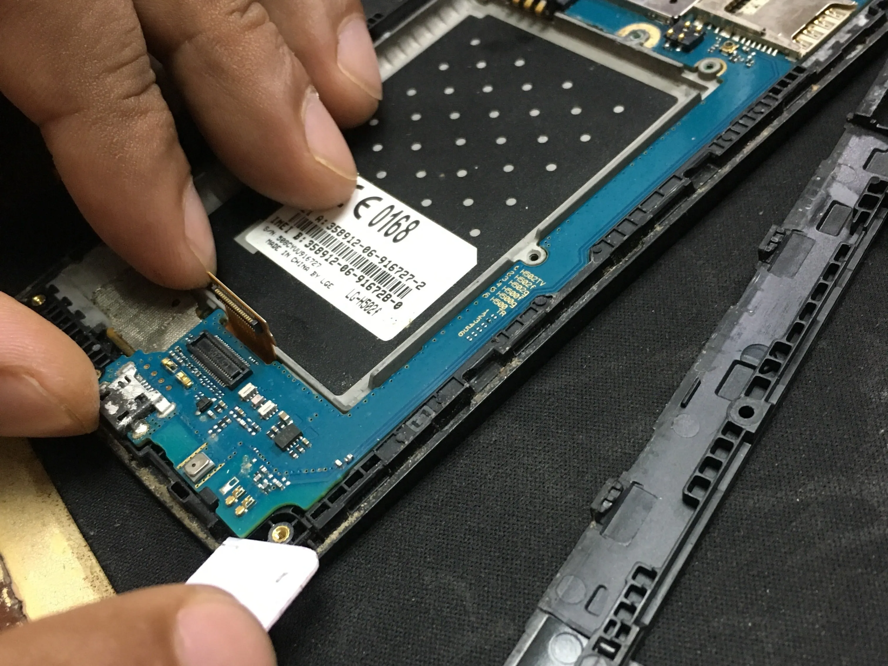 Разборка LG Y90: шаг 5, изображение 1 из 1