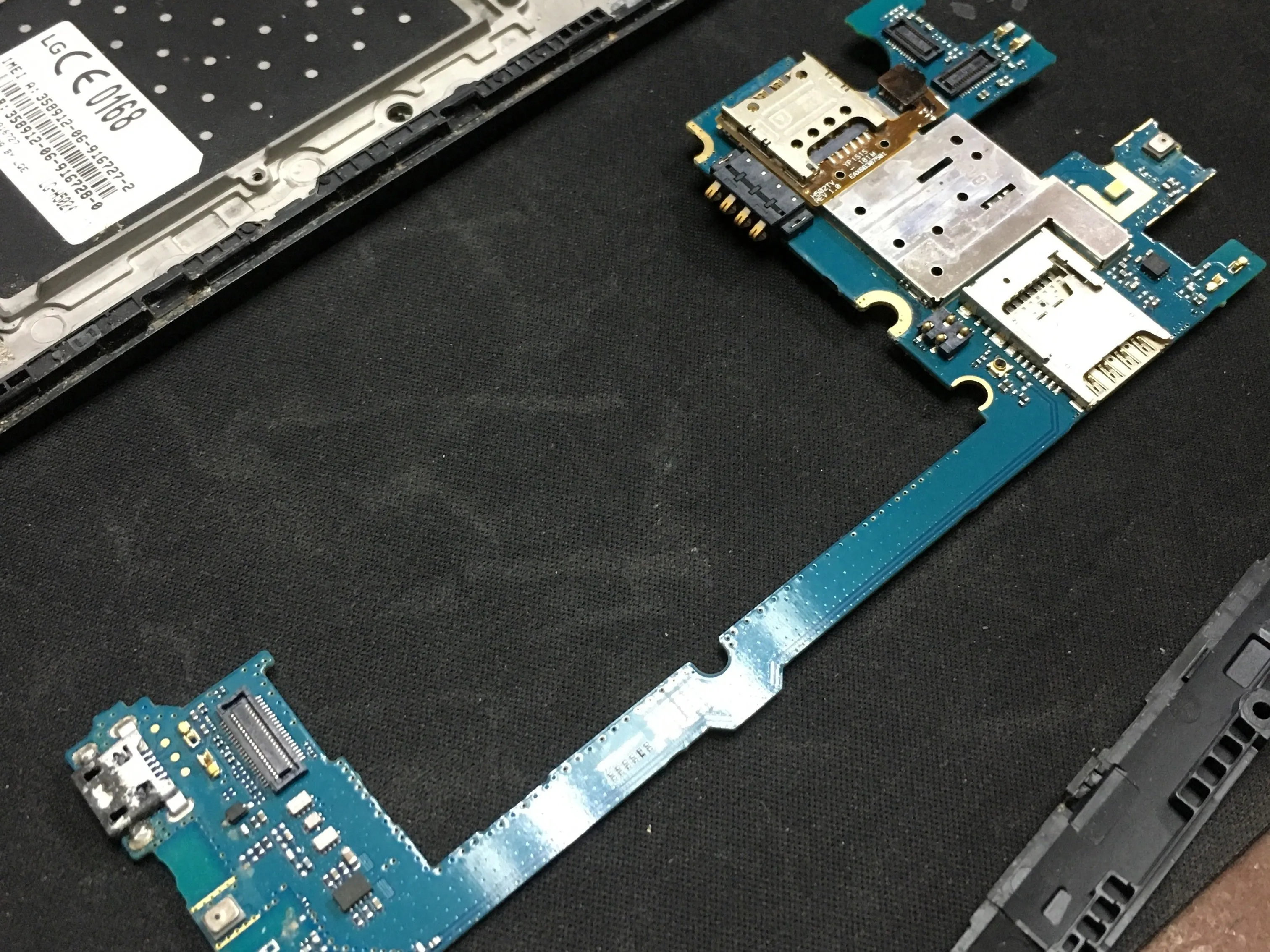 Разборка LG Y90: шаг 6, изображение 1 из 1