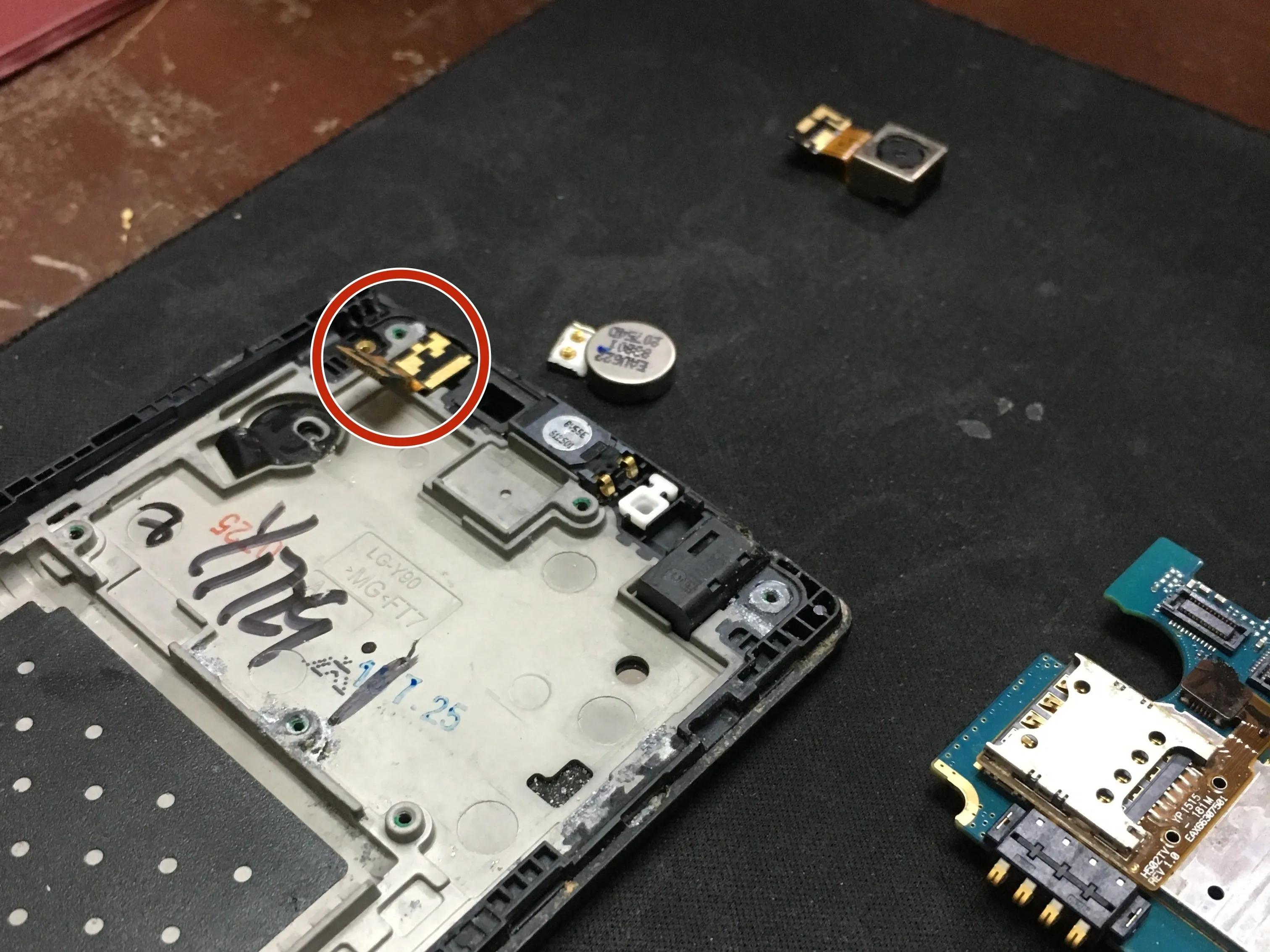 Разборка LG Y90: шаг 8, изображение 1 из 2