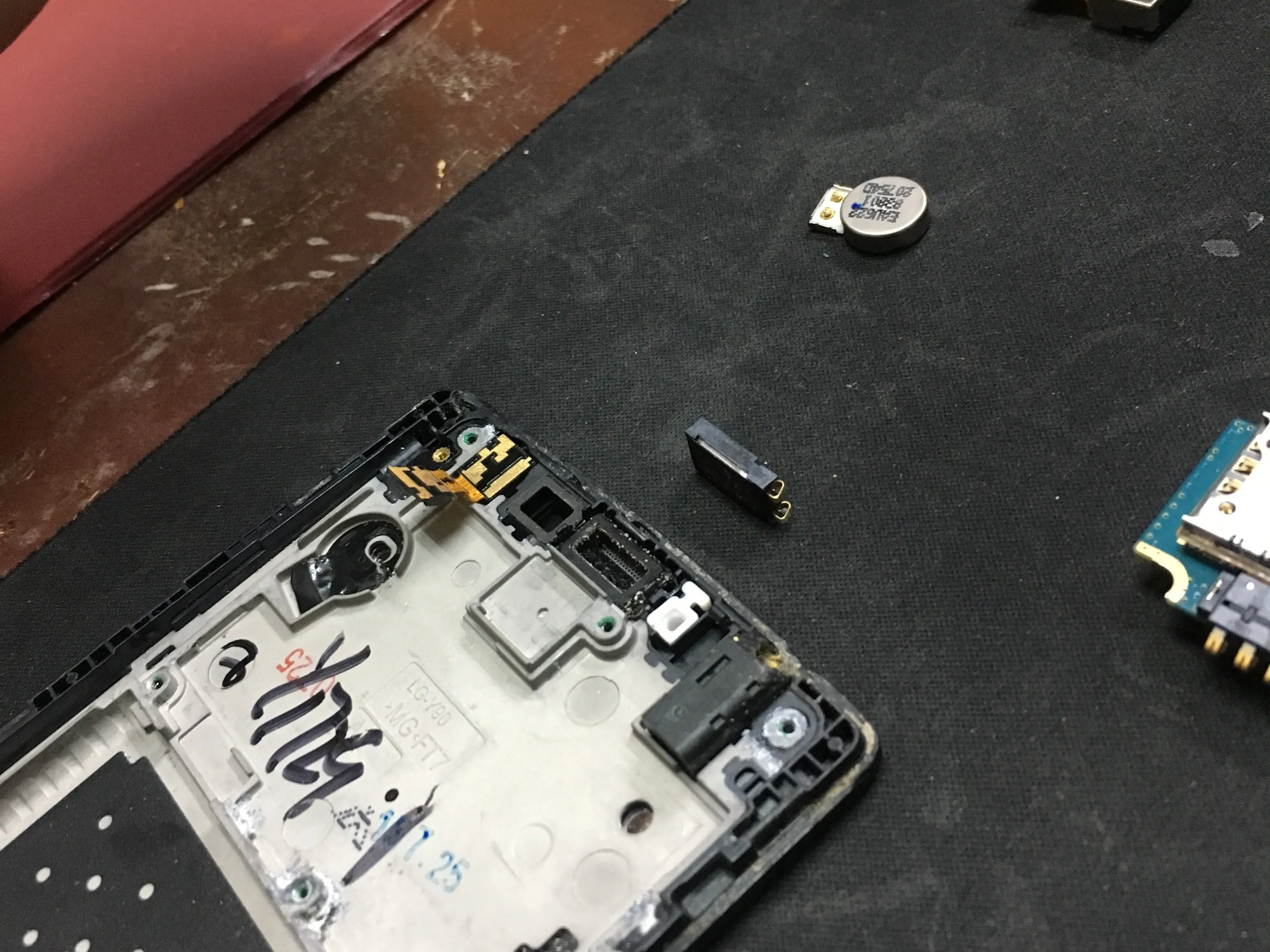 Разборка LG Y90: шаг 9, изображение 1 из 2