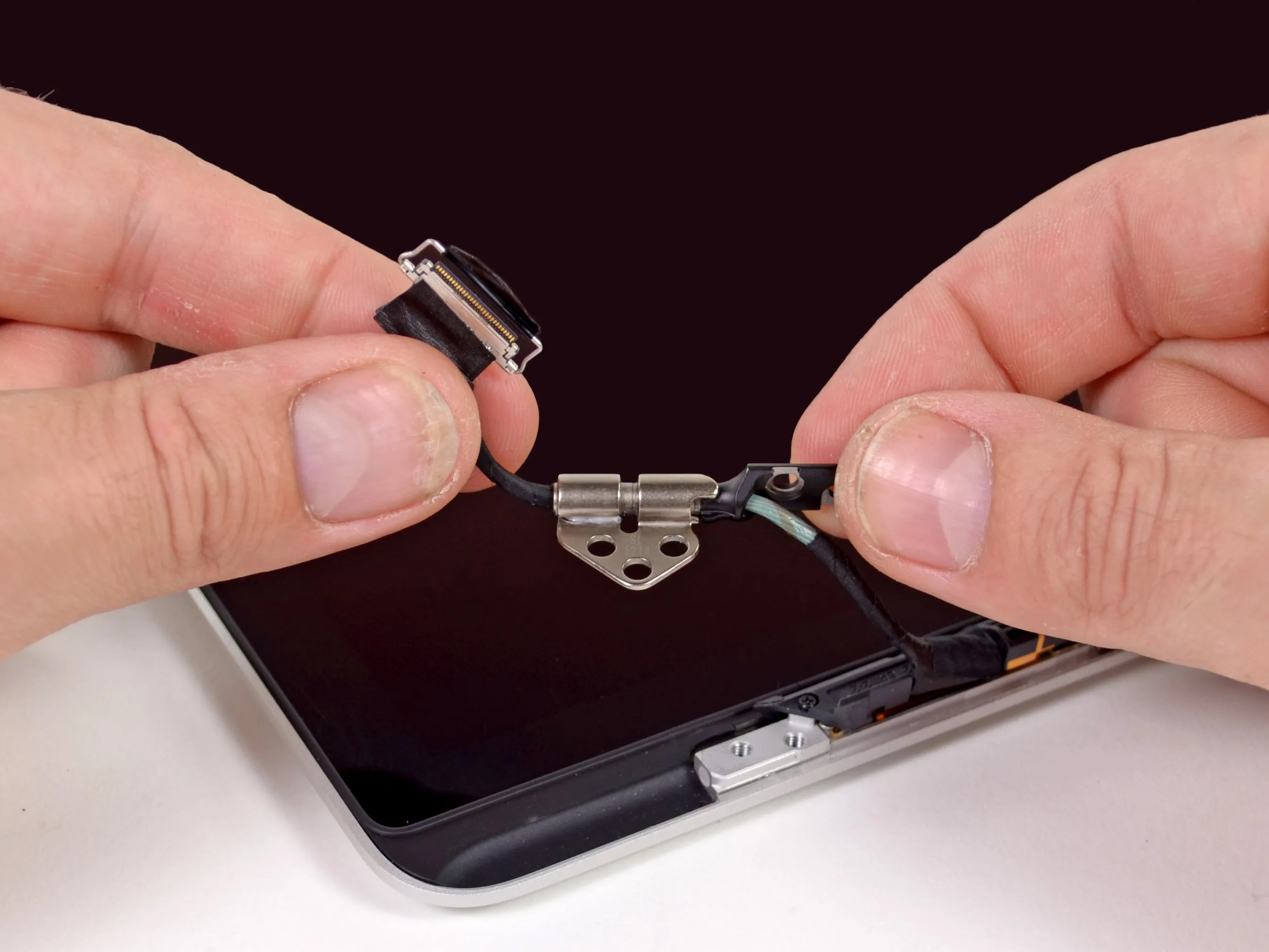 Разбор MacBook Pro Retina Display: шаг 4, изображение 2 из 2