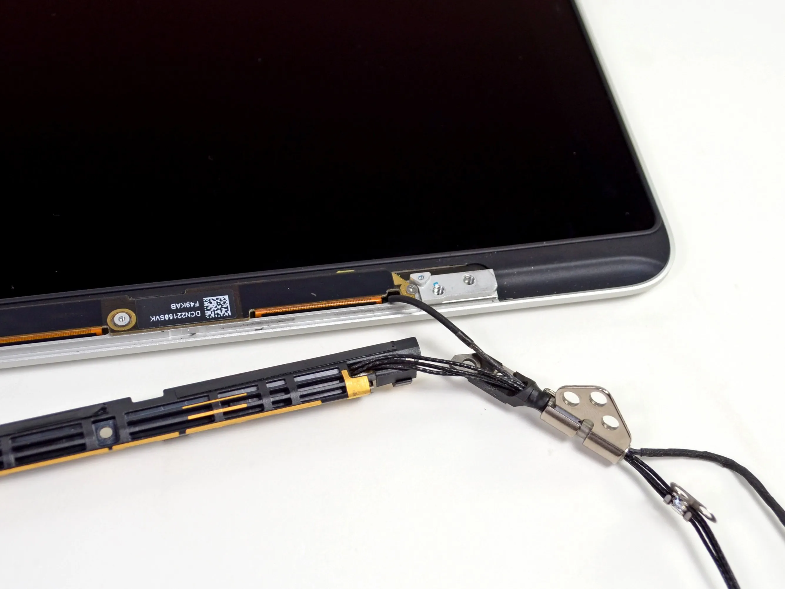 Разбор MacBook Pro Retina Display: шаг 5, изображение 2 из 2