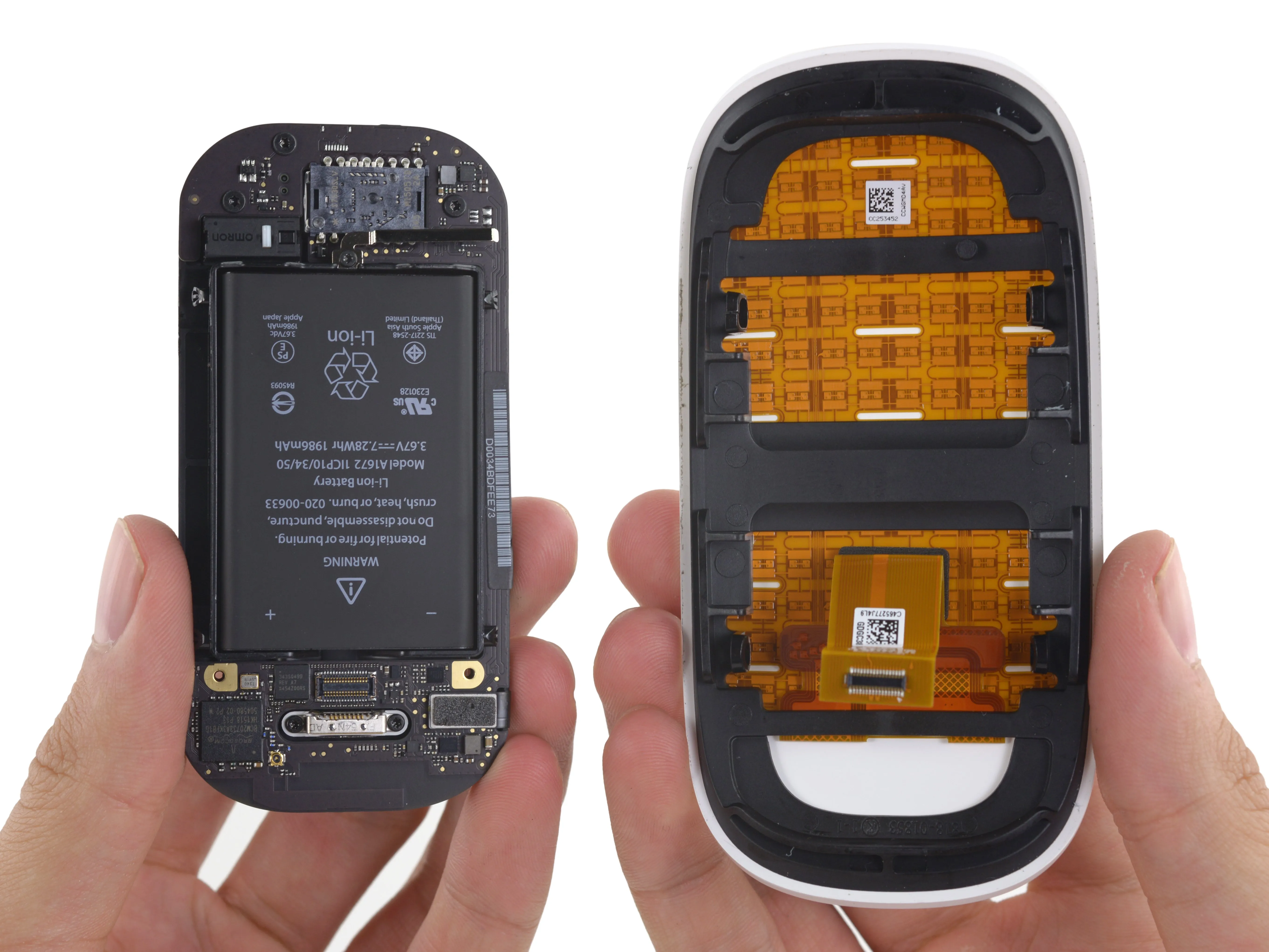 Magic Mouse 2 Teardown: шаг 7, изображение 2 из 3