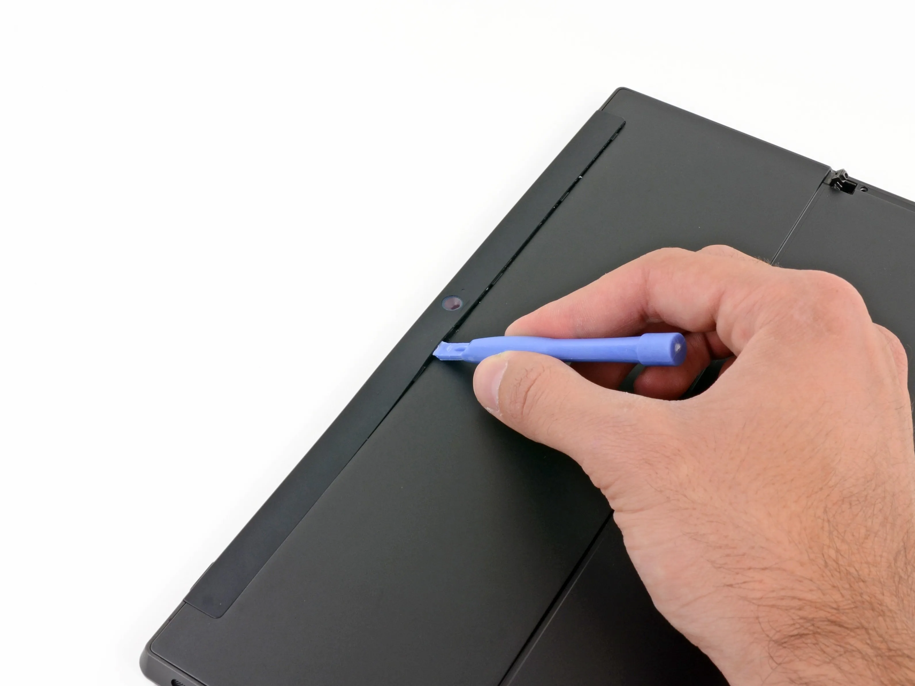 Разборка Microsoft Surface: шаг 5, изображение 1 из 3