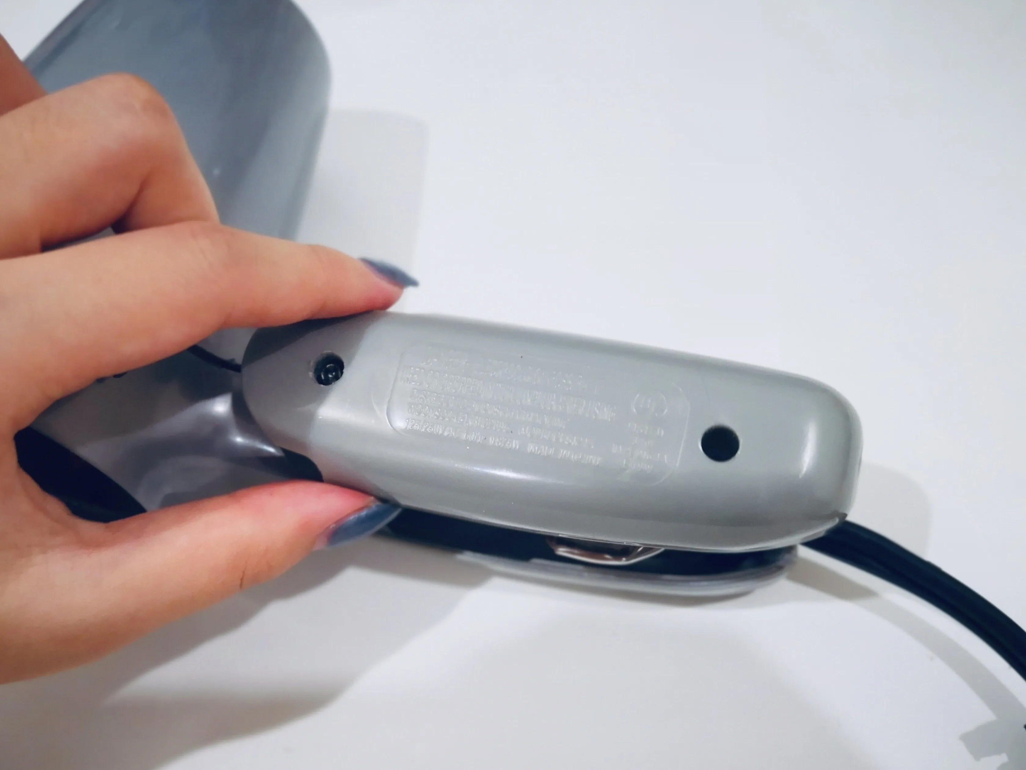 Разборка модели CVS124A, снятие ручки (сверху): шаг 2, изображение 1 из 2