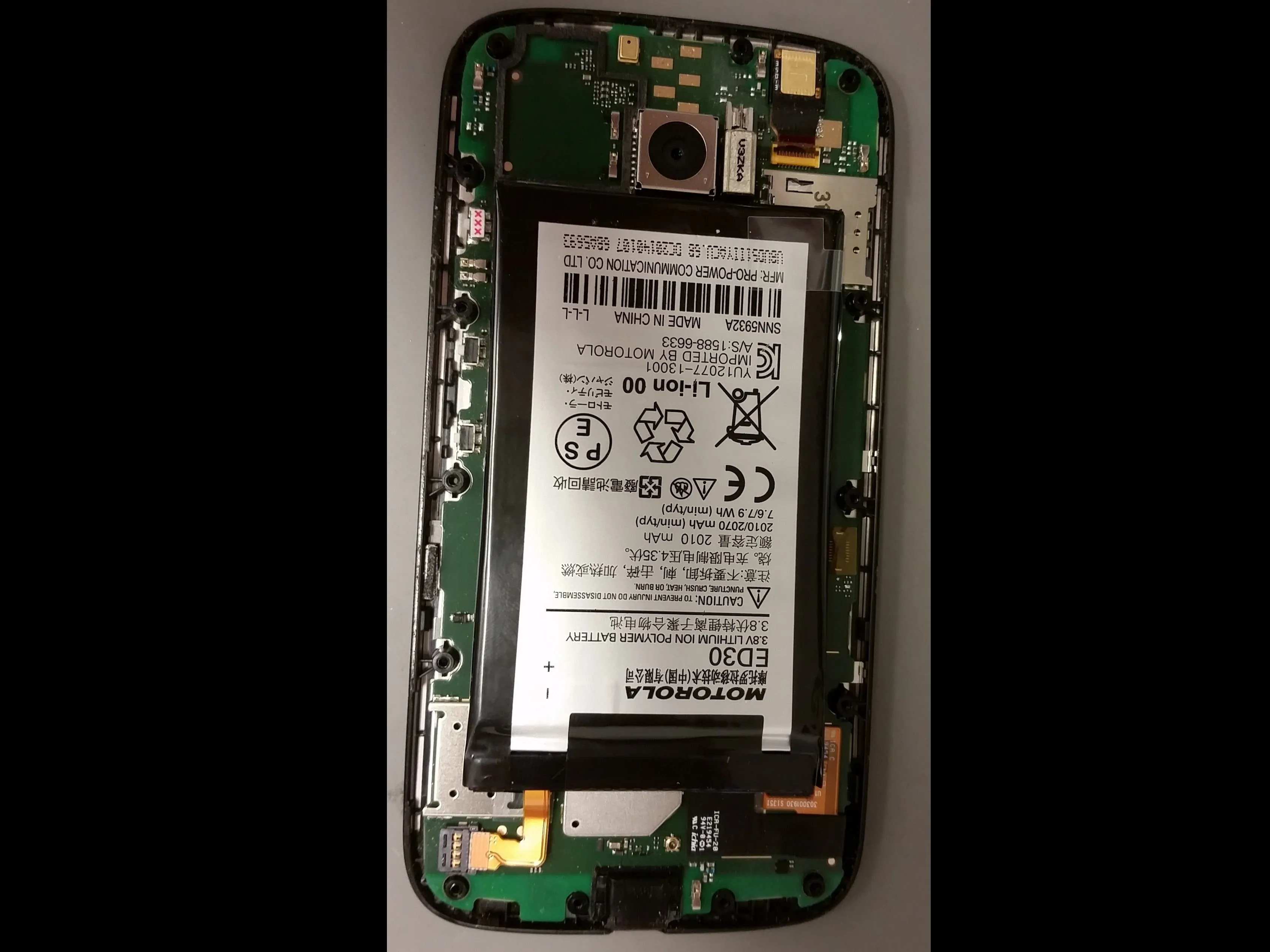 Motorola Moto G 1-го поколения Teardown, Motorola Moto G 1-го поколения Teardown: шаг 1, изображение 3 из 3