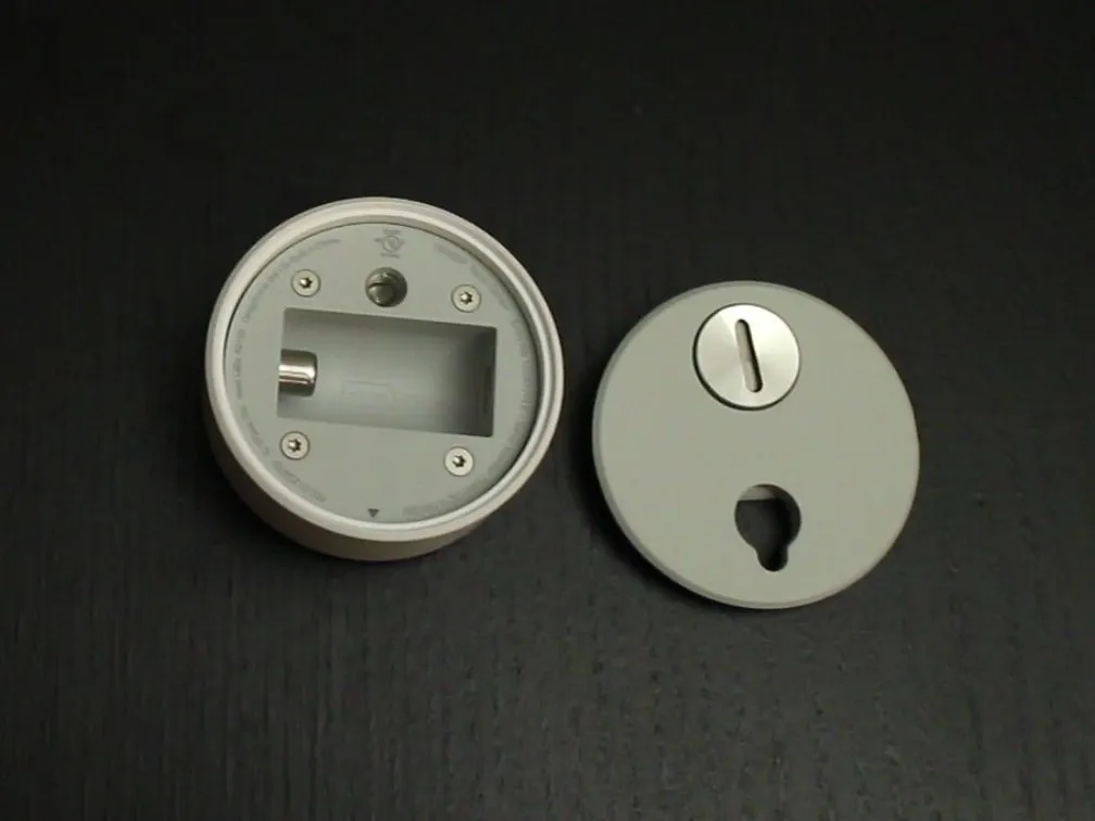 Разборка датчика температуры Nest, открытие коробки: шаг 2, изображение 2 из 2