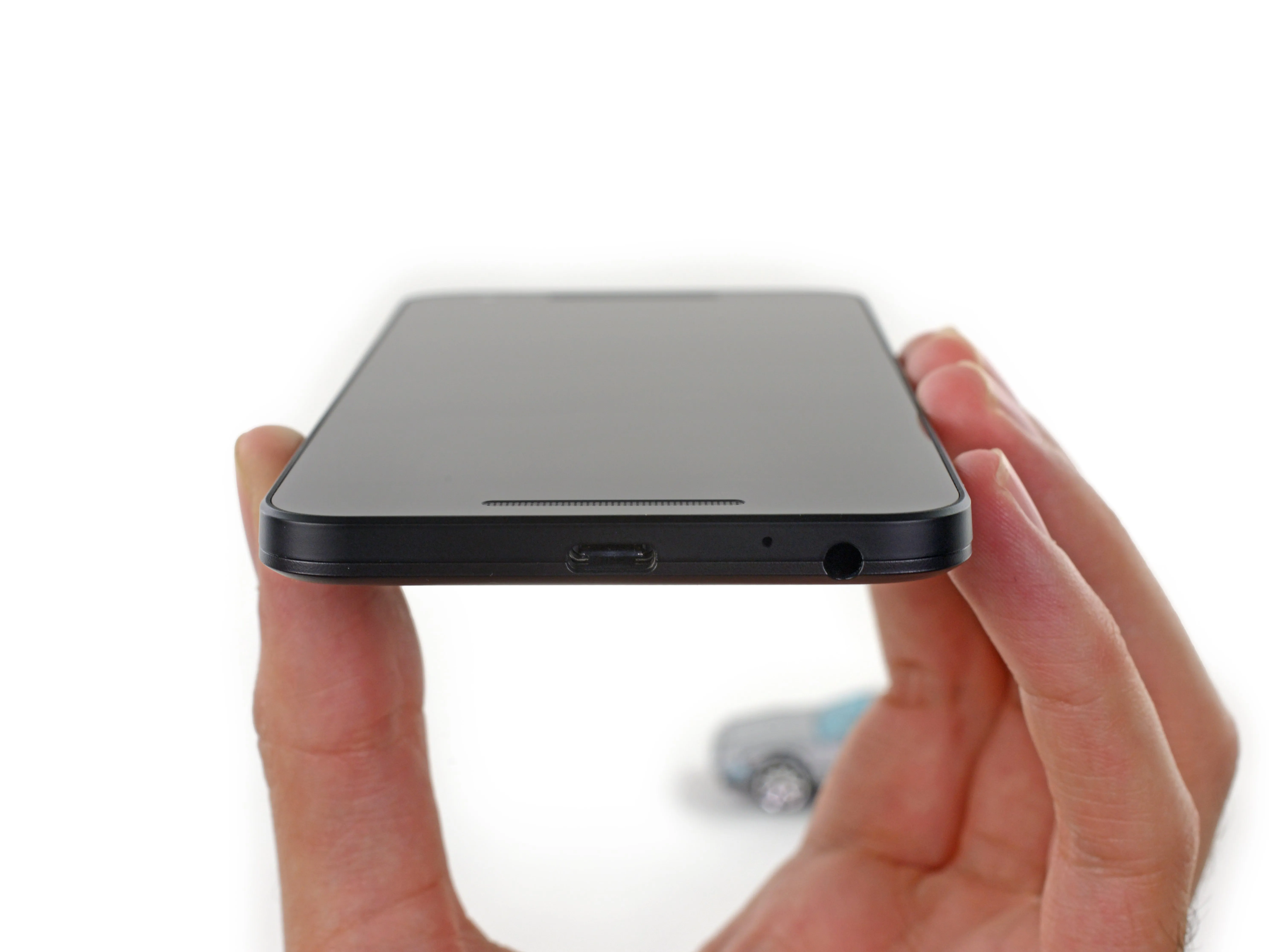 Разборка Nexus 5X: шаг 2, изображение 1 из 3