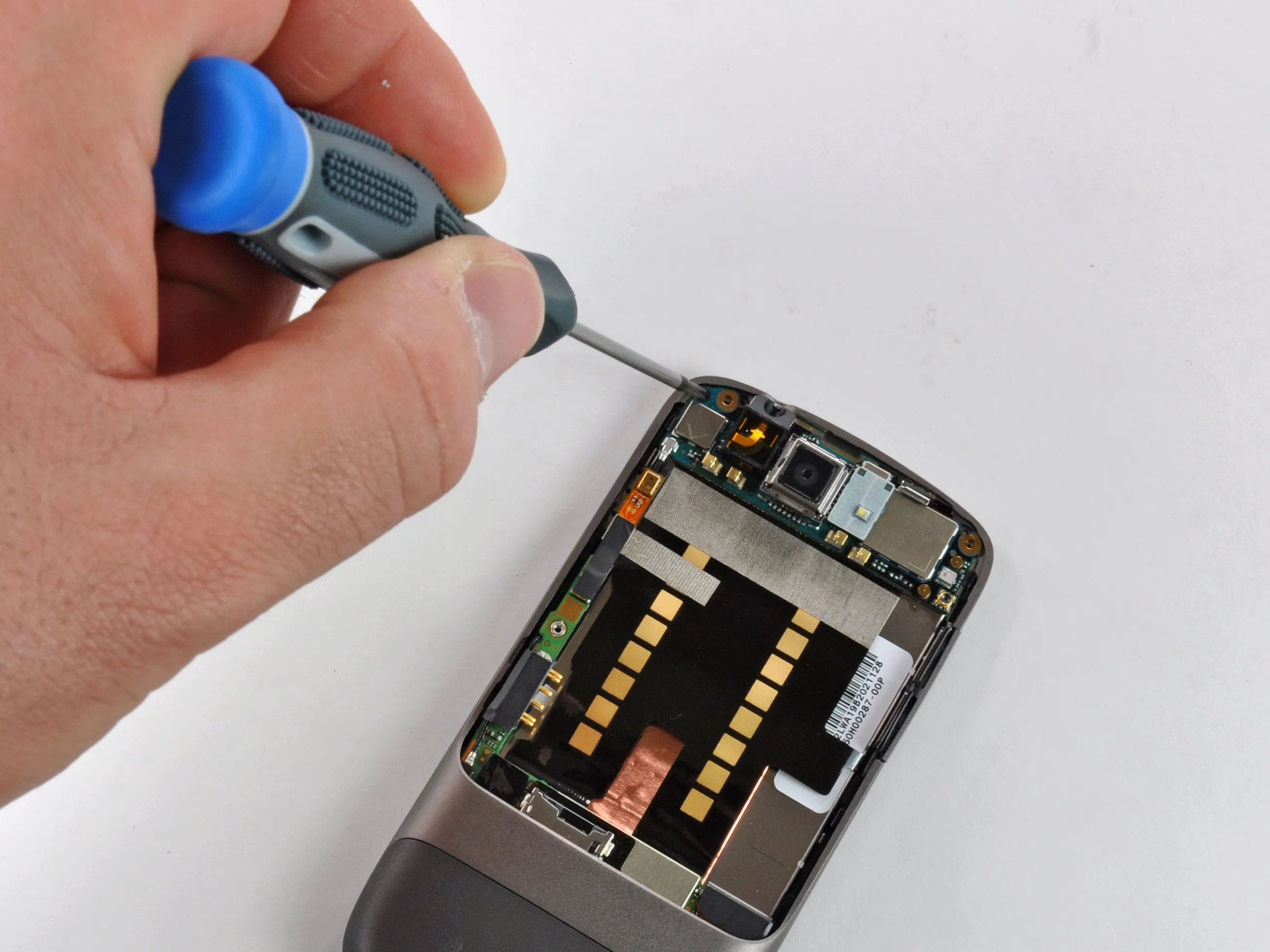 Разборка Nexus One: шаг 5, изображение 1 из 1