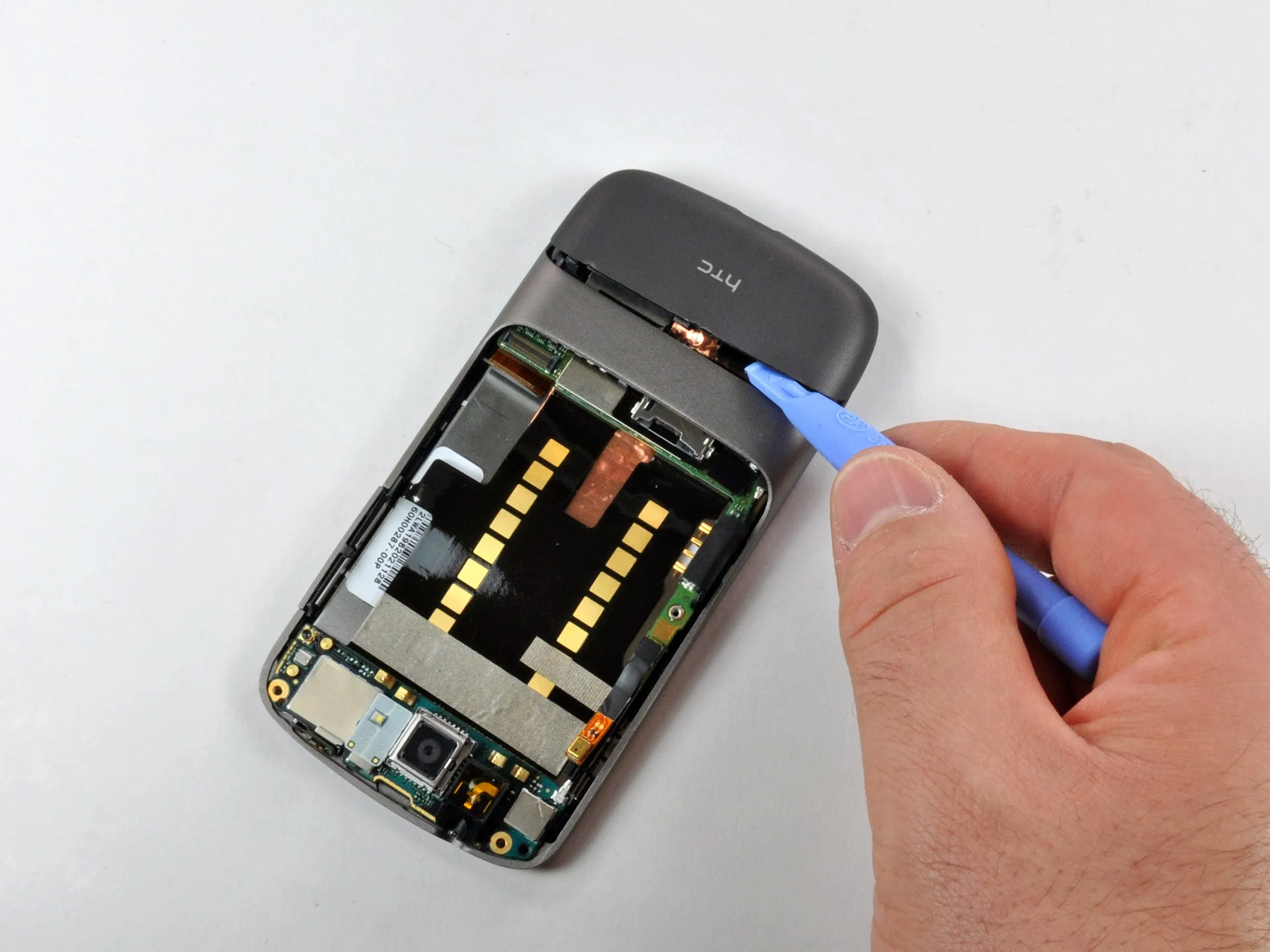 Разборка Nexus One: шаг 6, изображение 1 из 2