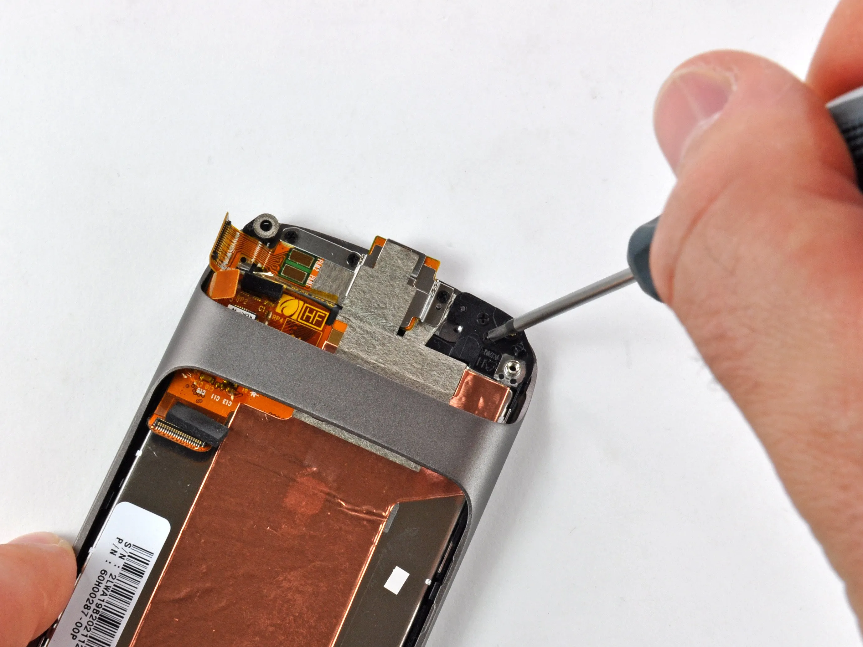 Разборка Nexus One: шаг 9, изображение 2 из 3