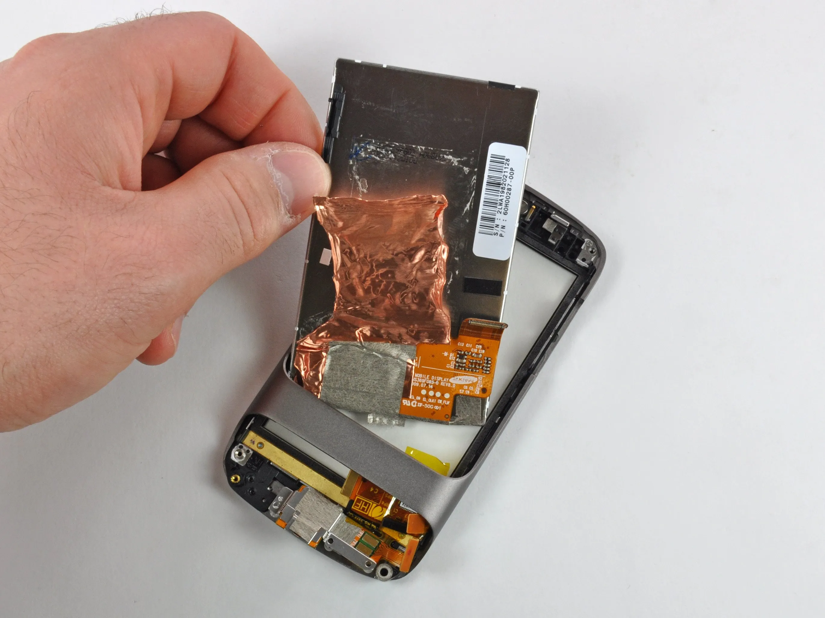 Разборка Nexus One: шаг 9, изображение 3 из 3